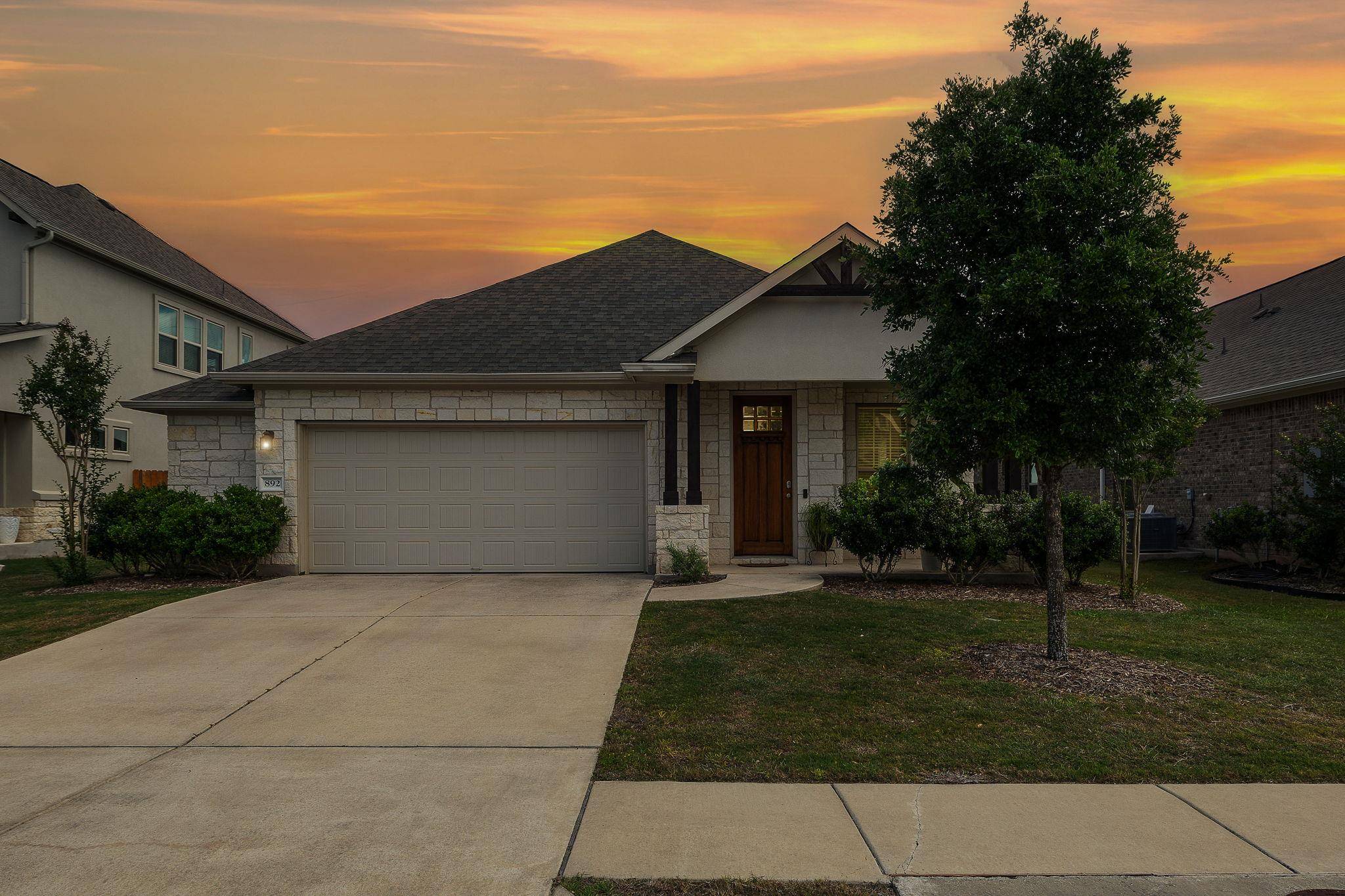 892 Centerra Hills CIR, Round Rock, TX 78665
