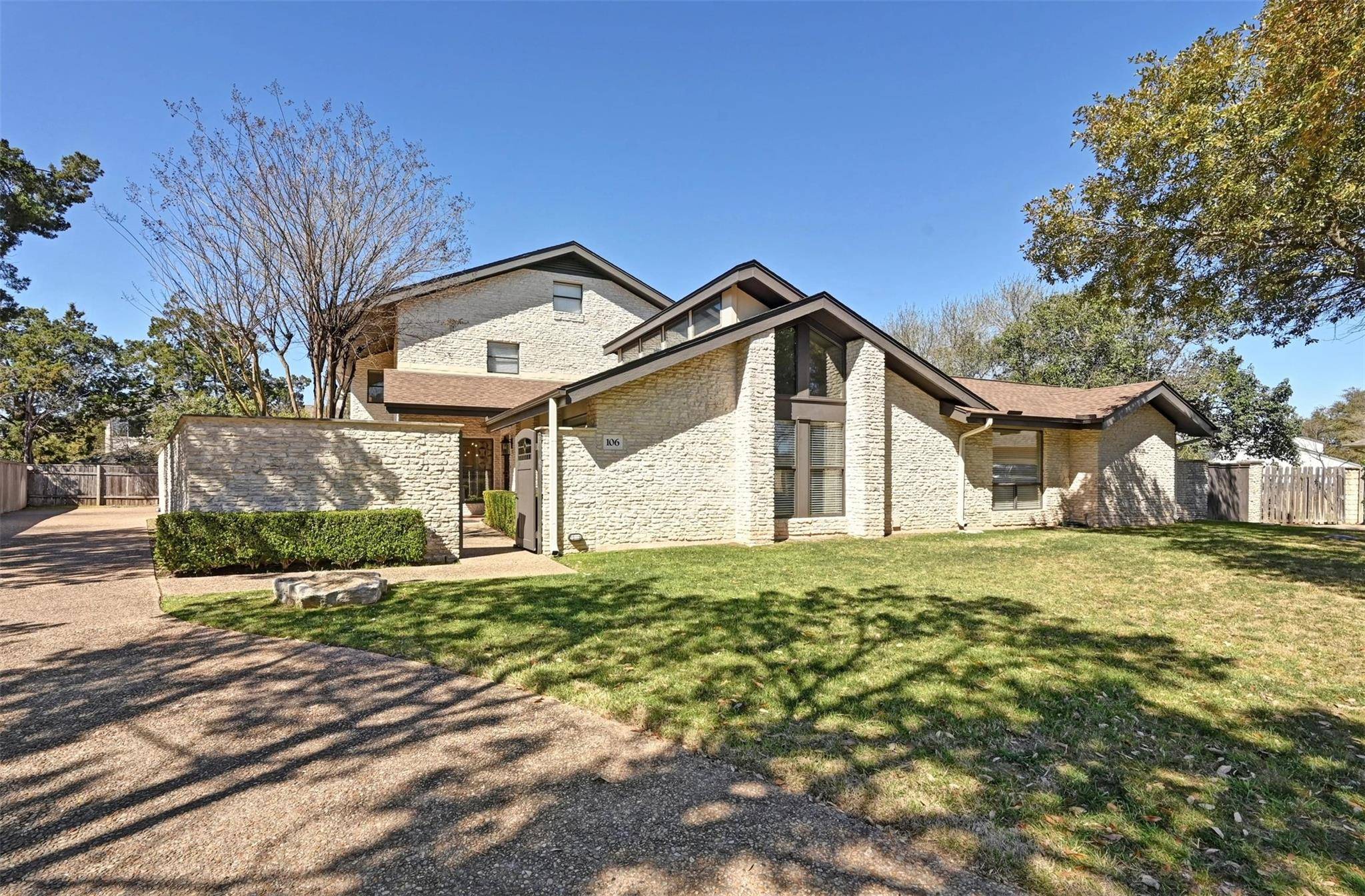 106 Acapulco CT, Lakeway, TX 78734