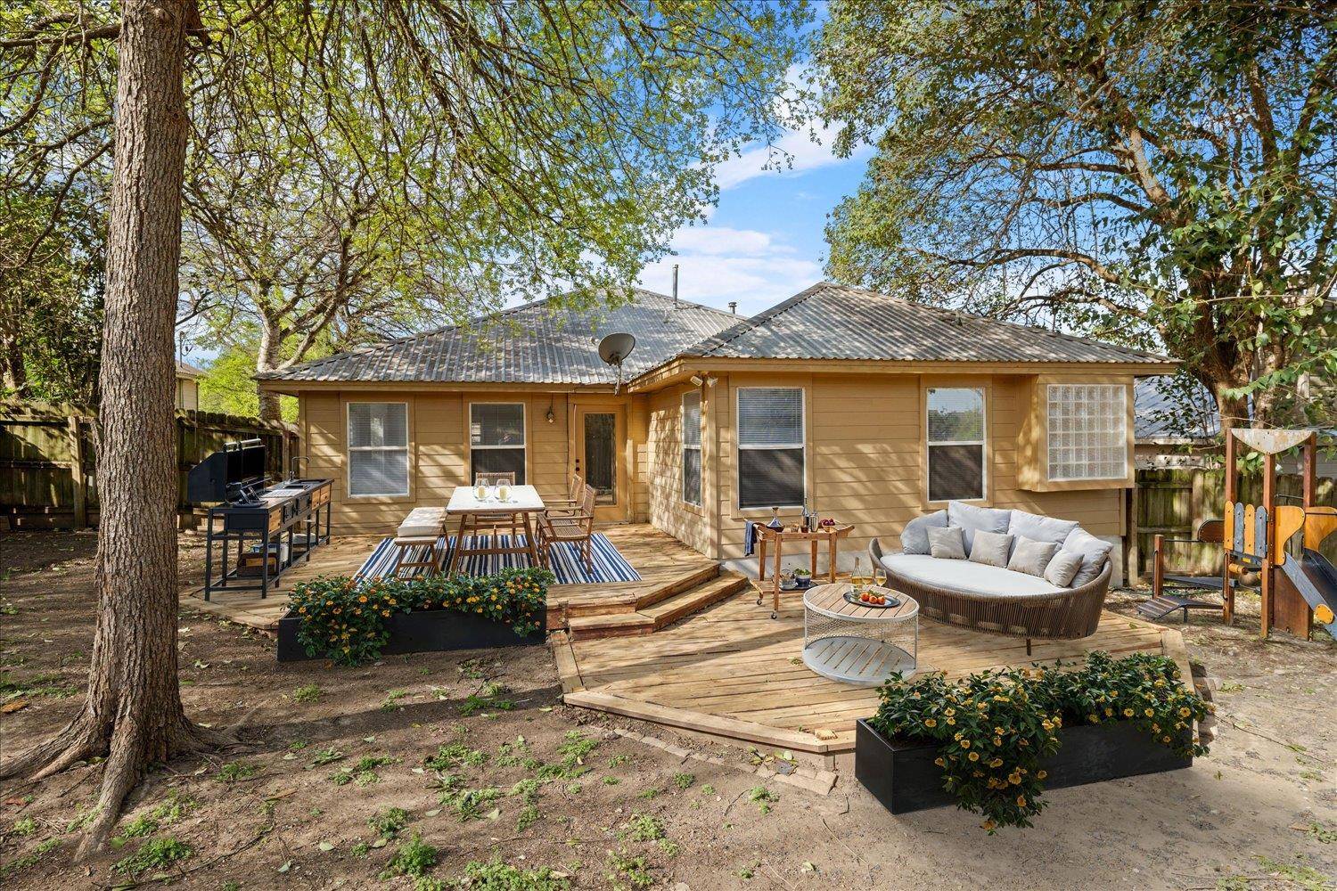 127 Dolly ST, San Marcos, TX 78666