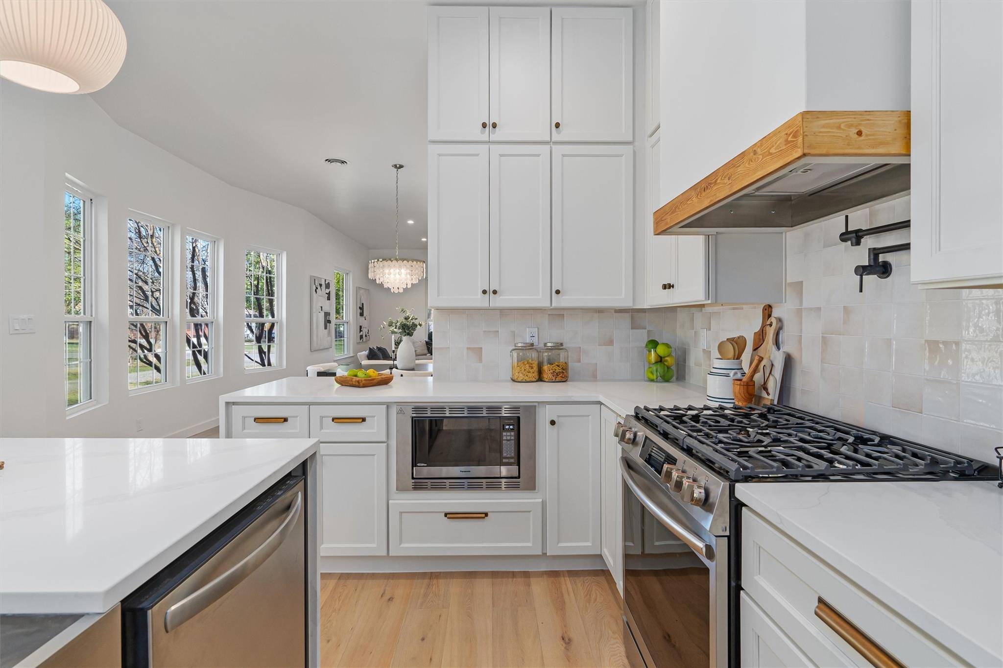 1207 Lexington ST, Taylor, TX 76574