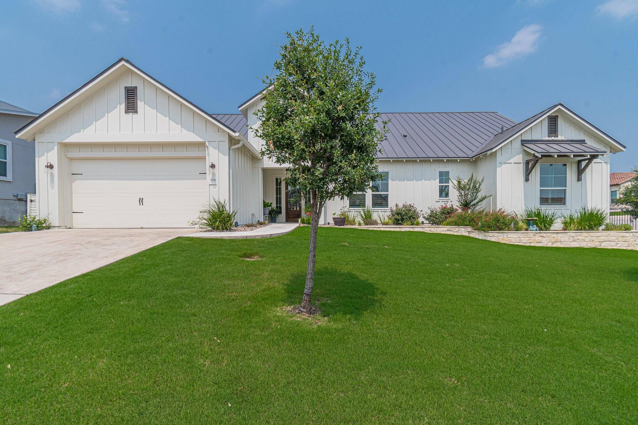 704 Dancing Oak LN, San Marcos, TX 78666