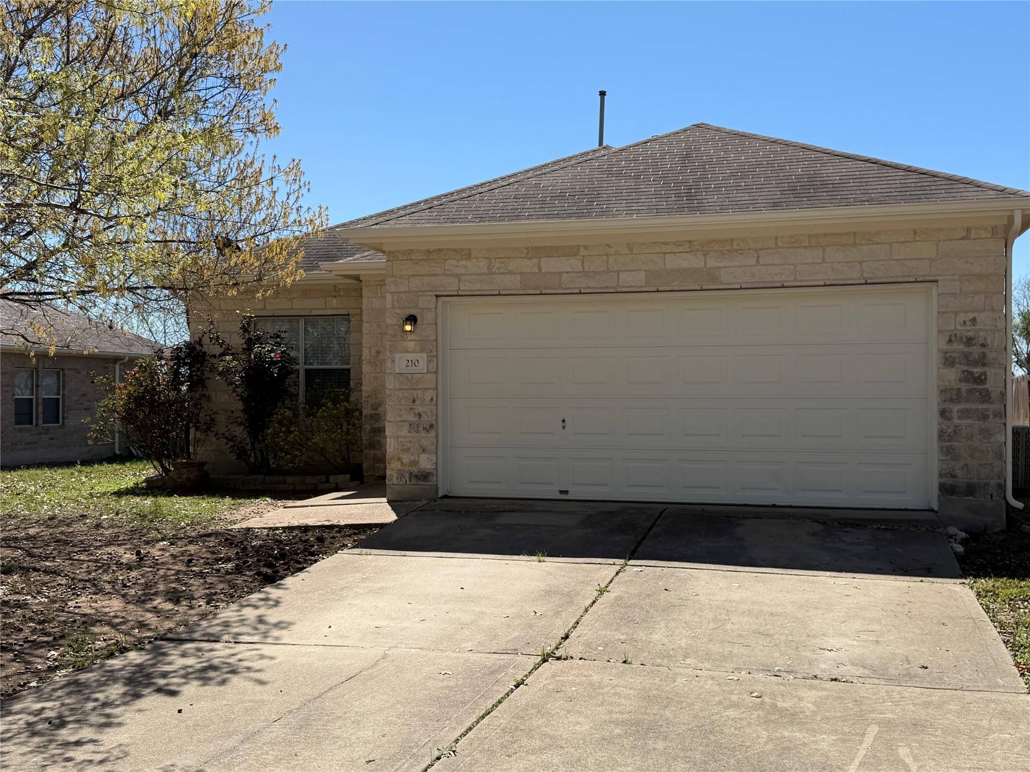 210 Dark Horse LN, Buda, TX 78610