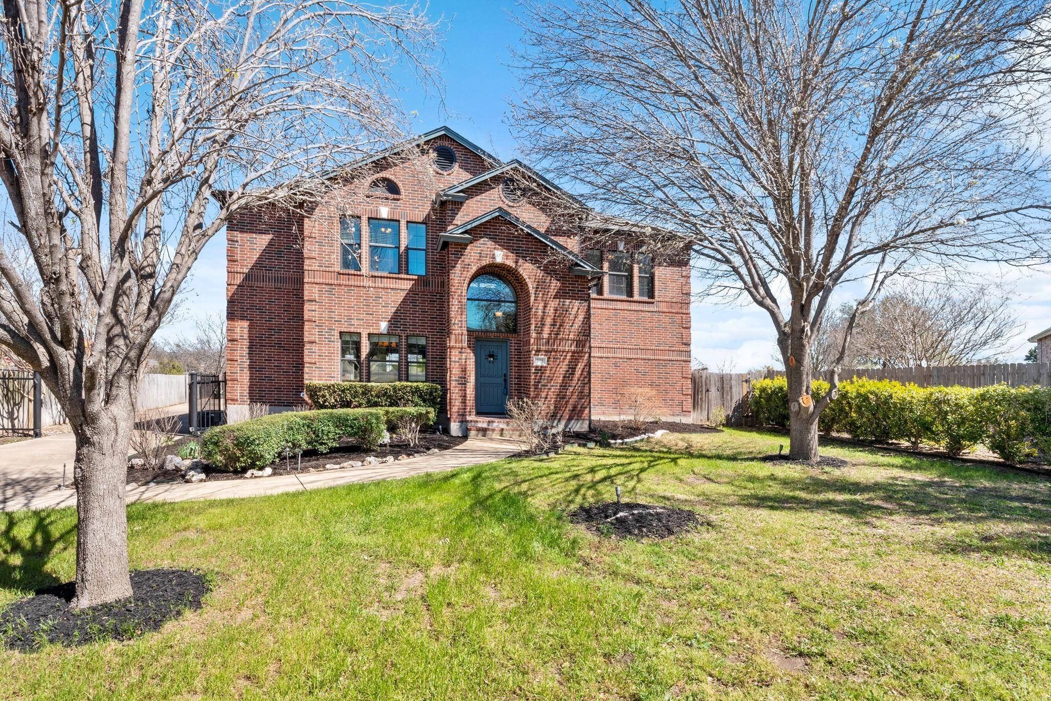 203 S Prairie LN, Georgetown, TX 78633