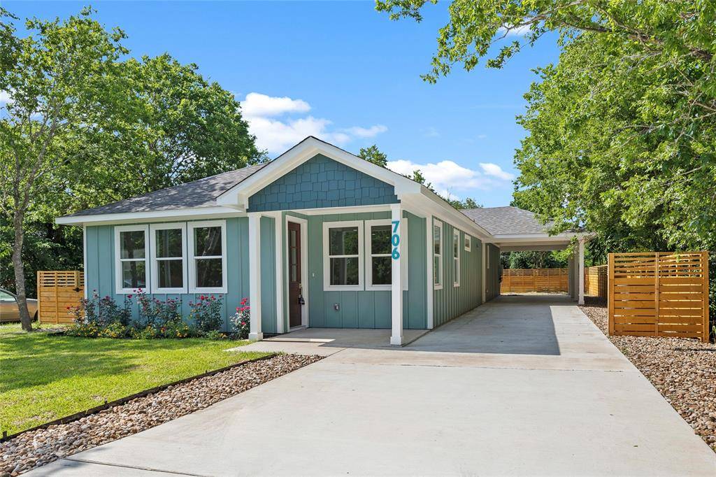 706 Magnolia ST, Bastrop, TX 78602