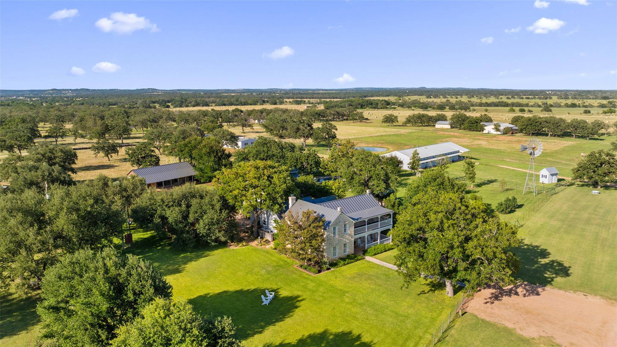 237 Draper Smith LN, Fredericksburg, TX 78624
