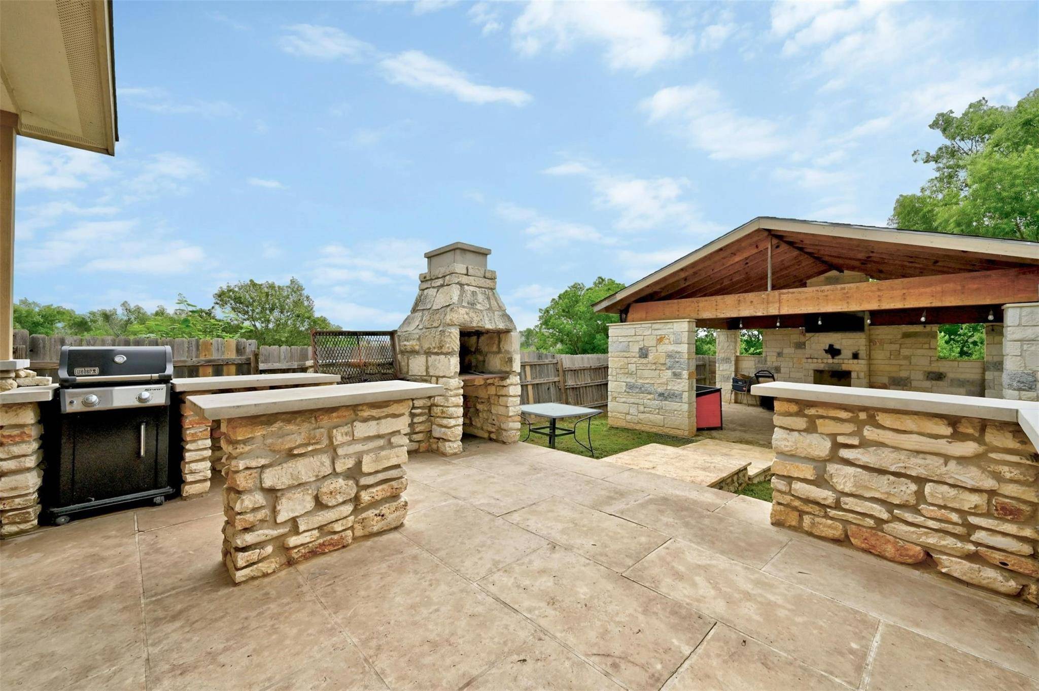 318 Dark Horse LN, Buda, TX 78610