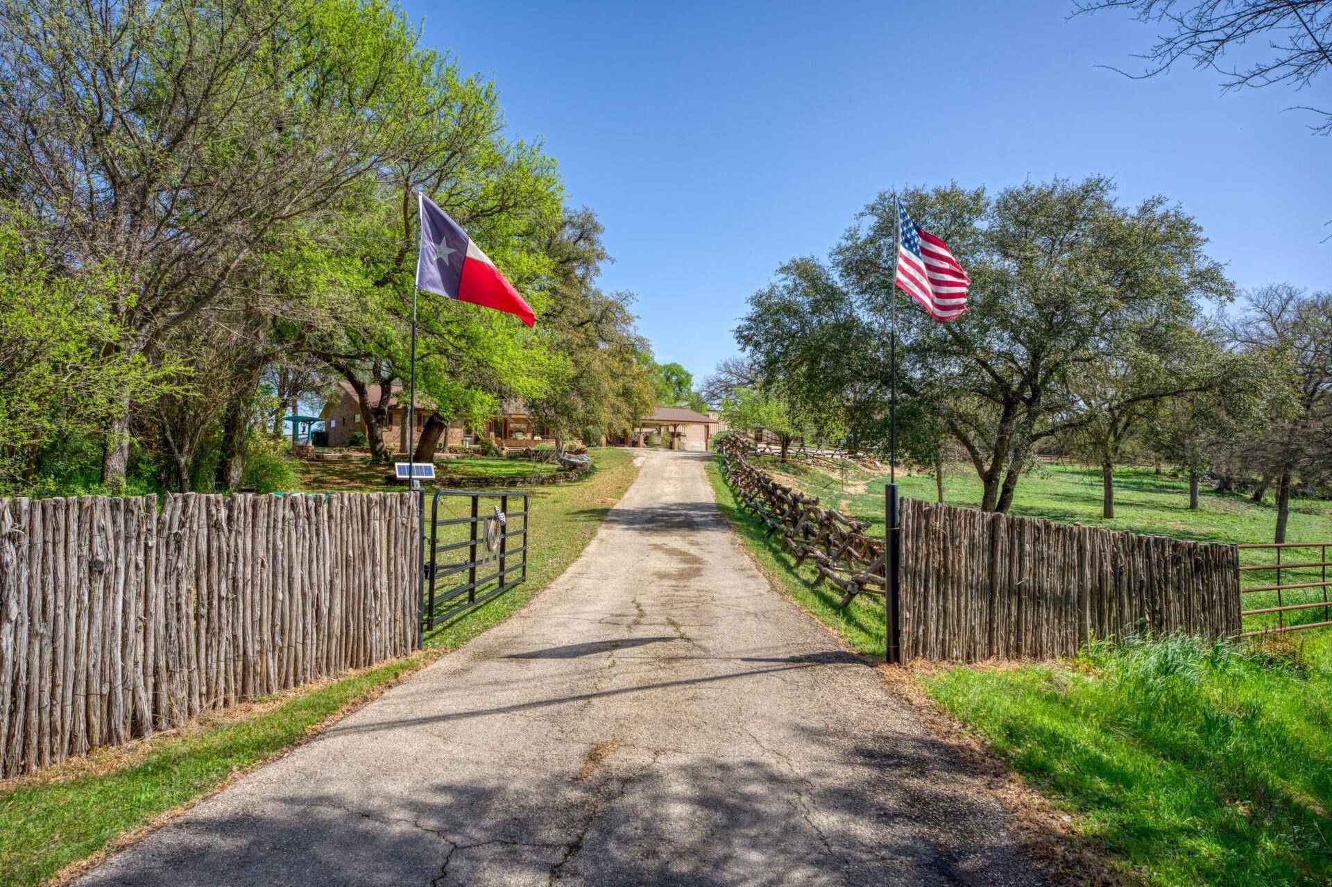 411 12th ST, Marble Falls, TX 78654