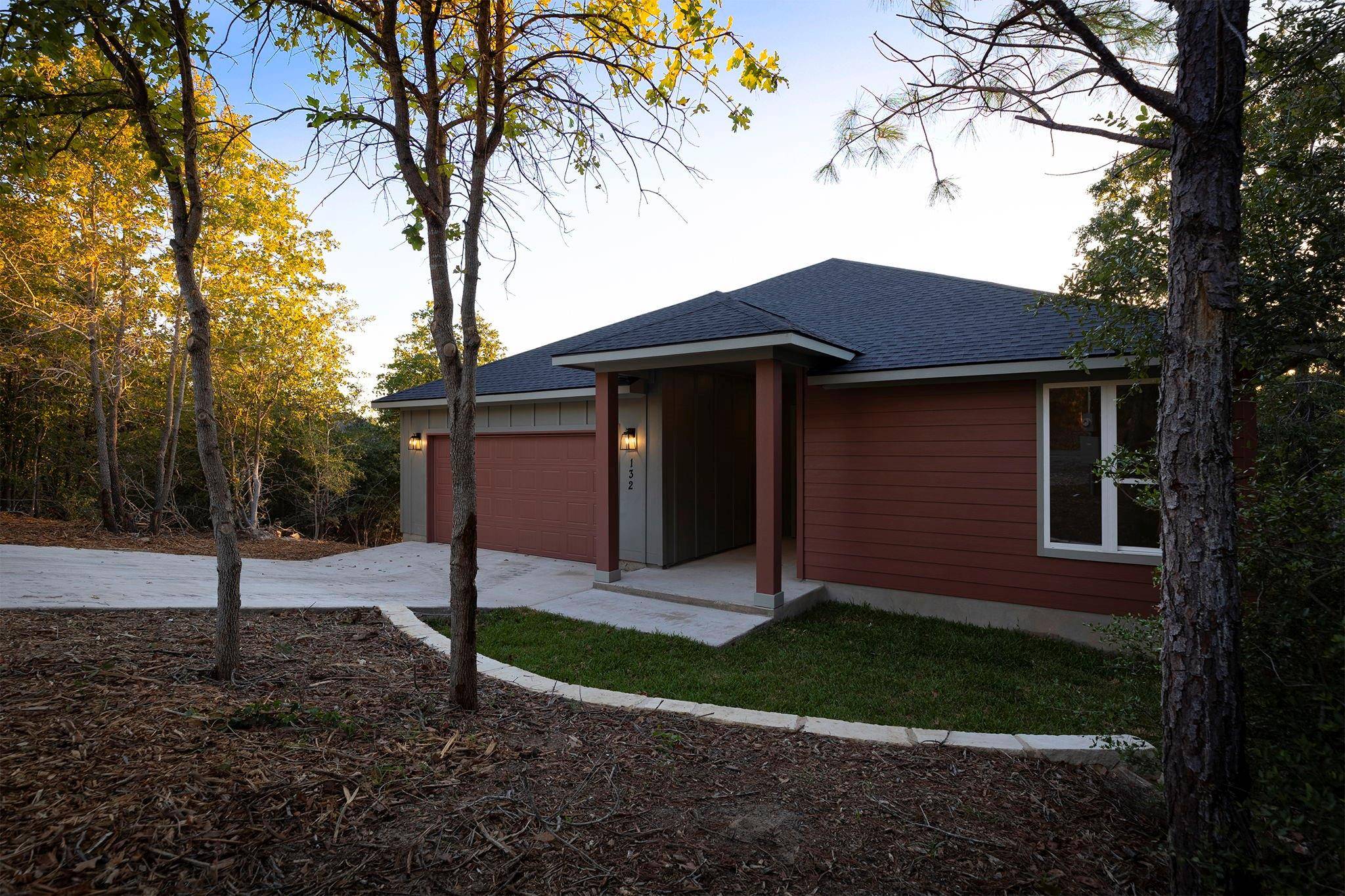 132 Kahalulu DR, Bastrop, TX 78602