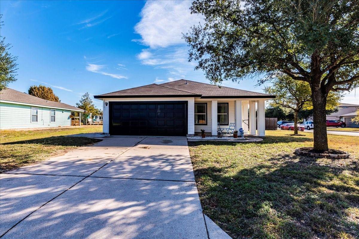 200 Madison LN, Hutto, TX 78634