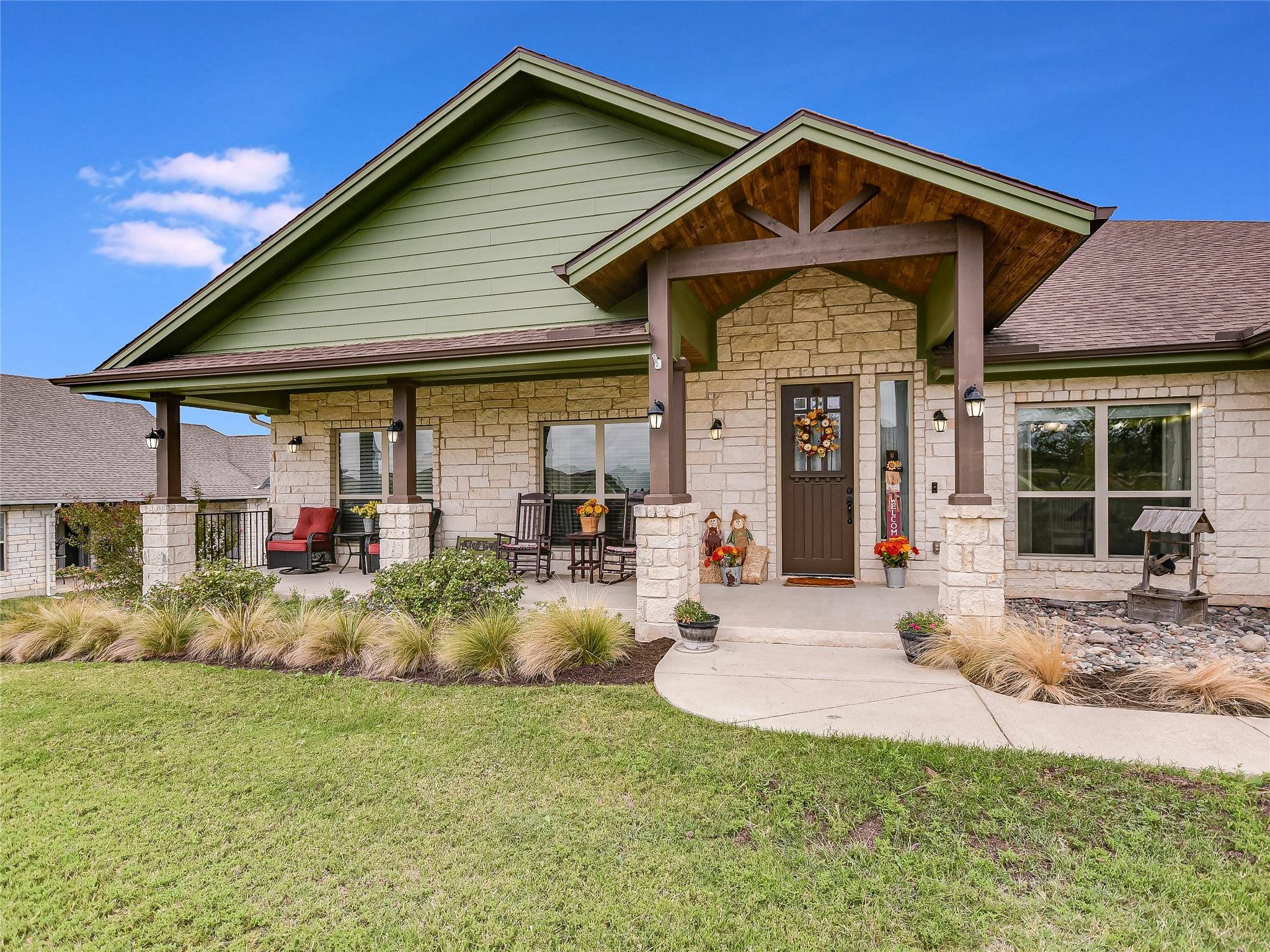 105 Lookout CIR, Hutto, TX 78634