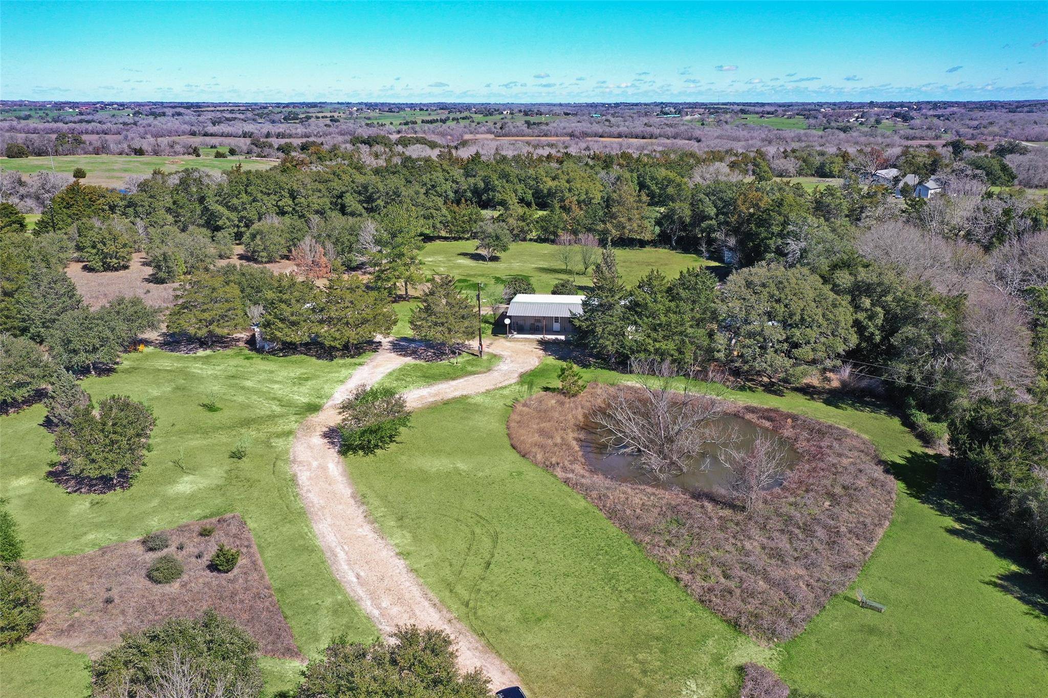 3916 Wagner RD, Round Top, TX 78954
