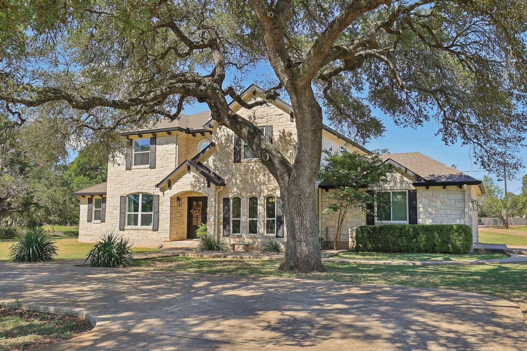 711 Ruby Ranch DR, Buda, TX 78610