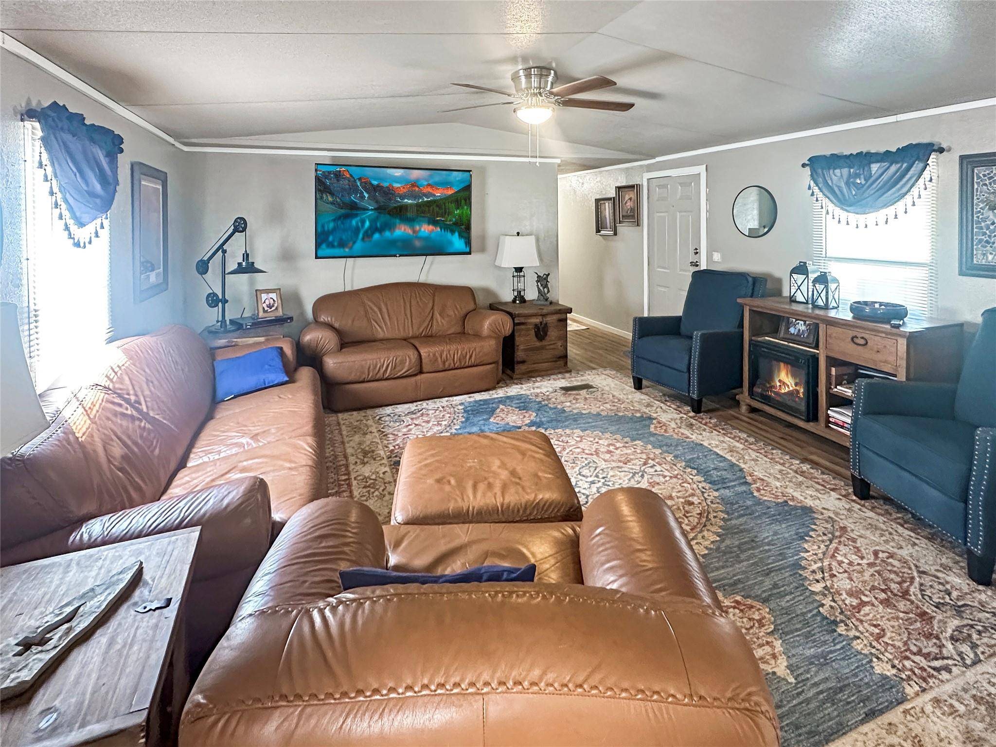 495 CR 131 RD, Hallettsville, TX 77964
