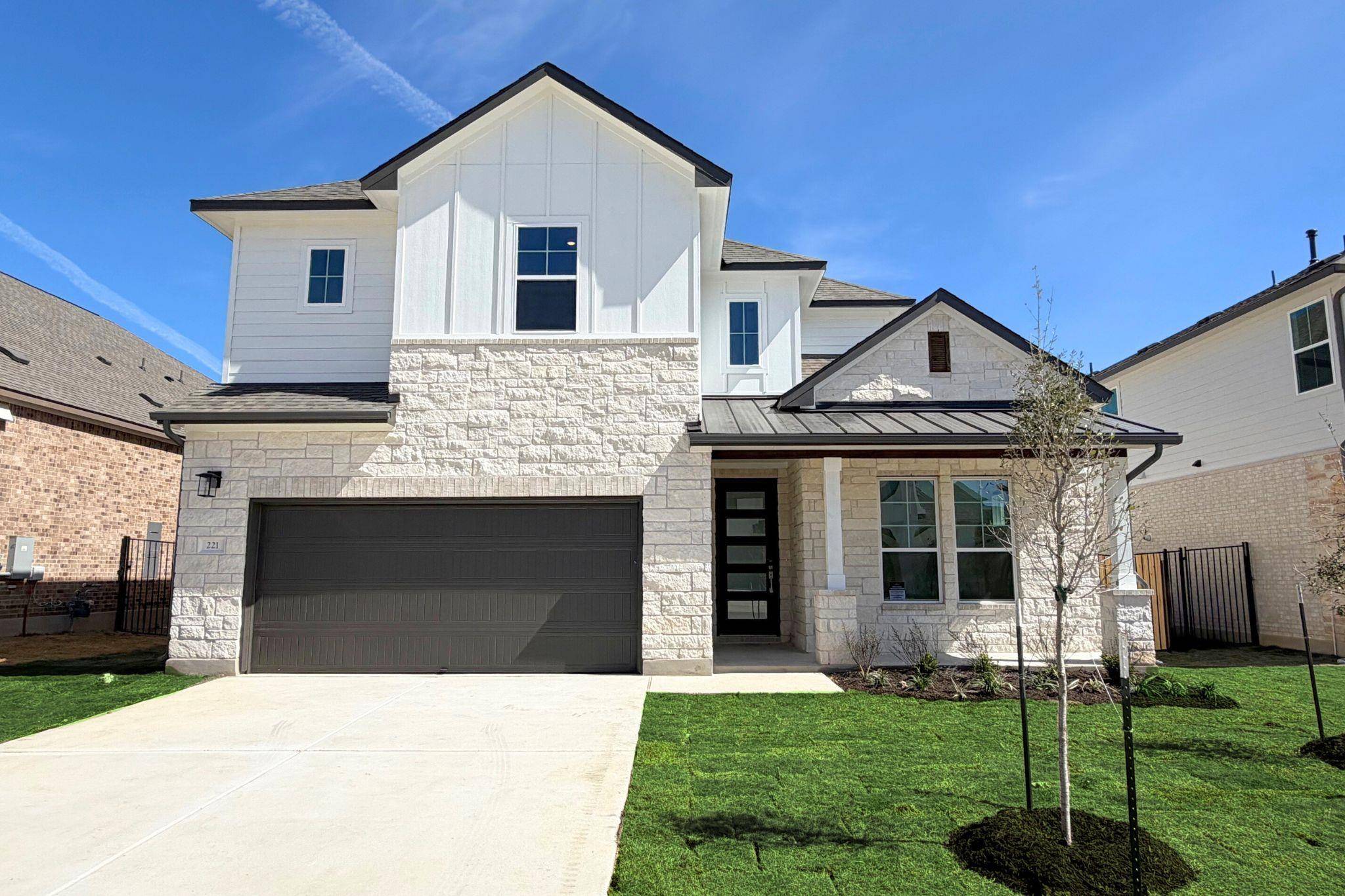 221 Medallion ST, Liberty Hill, TX 78642