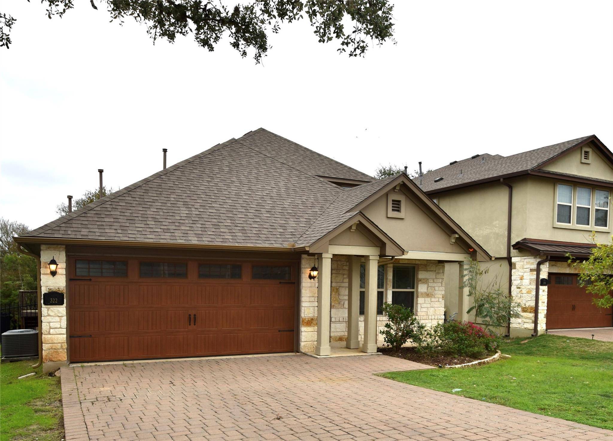 322 Parkside DR, San Marcos, TX 78666