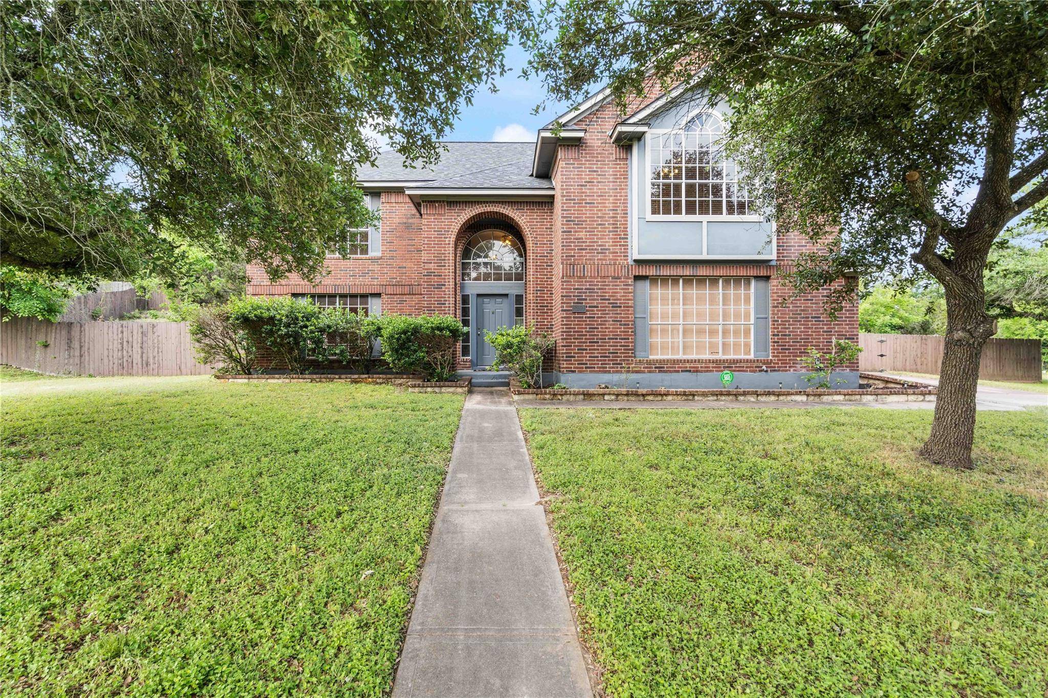 8301 Landsman DR, Austin, TX 78736