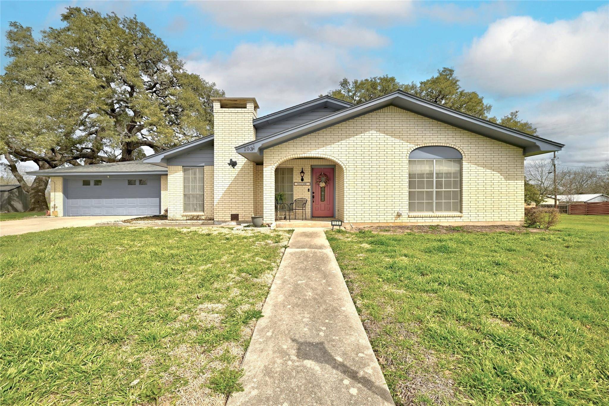 103 Hitching Post DR, Kyle, TX 78640