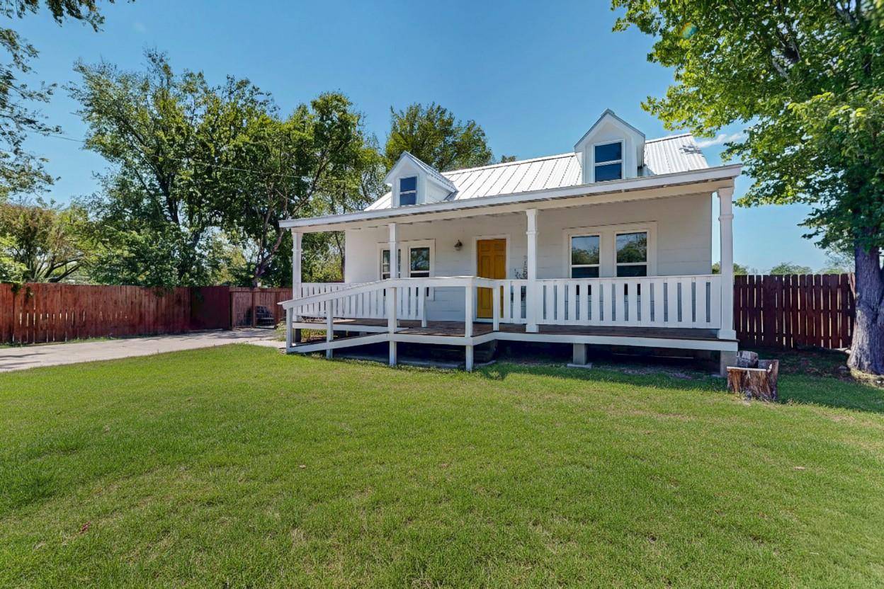 1916 Pecan ST, Bastrop, TX 78602