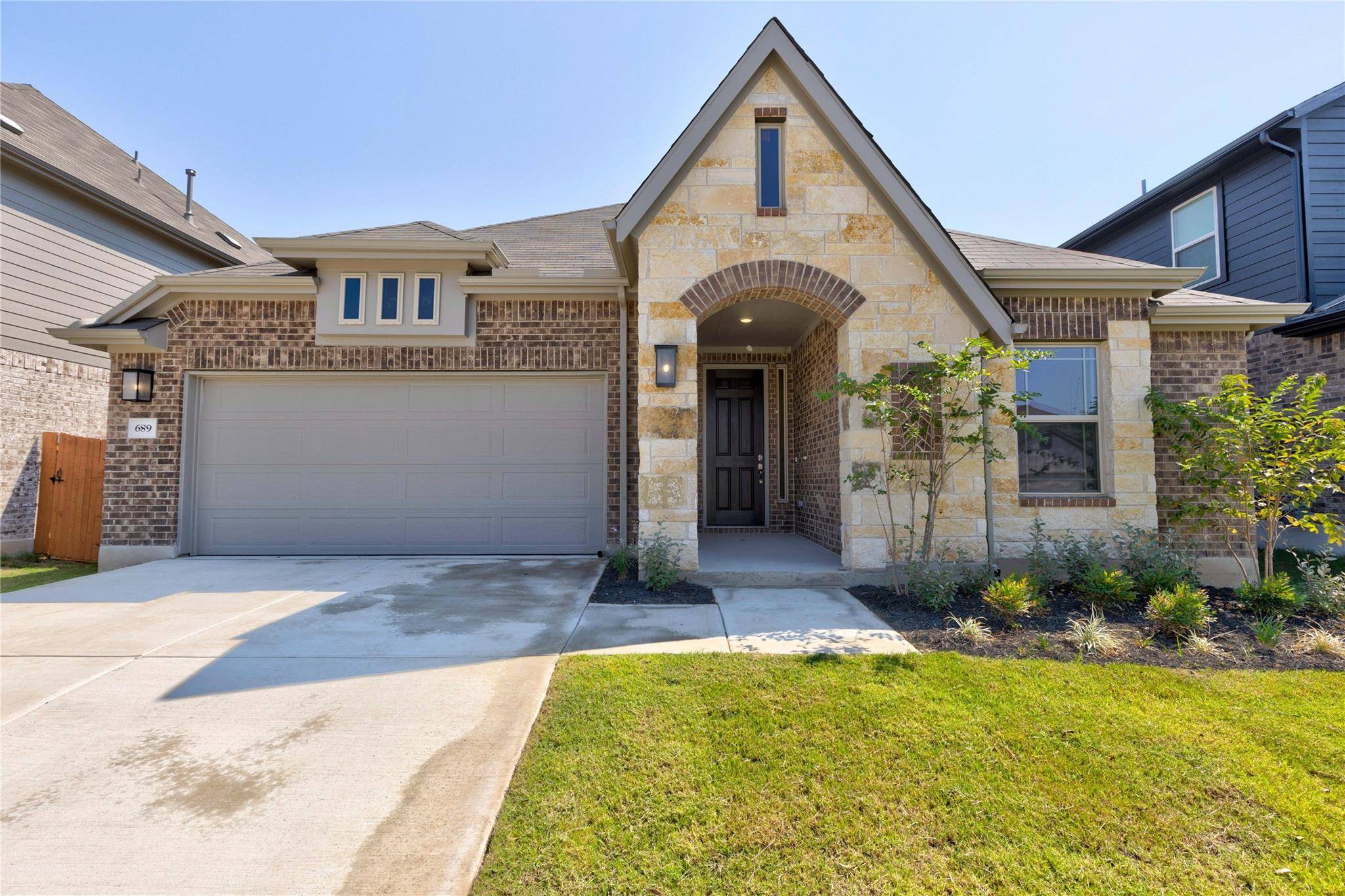 689 Sugar Cane RD, Buda, TX 78610
