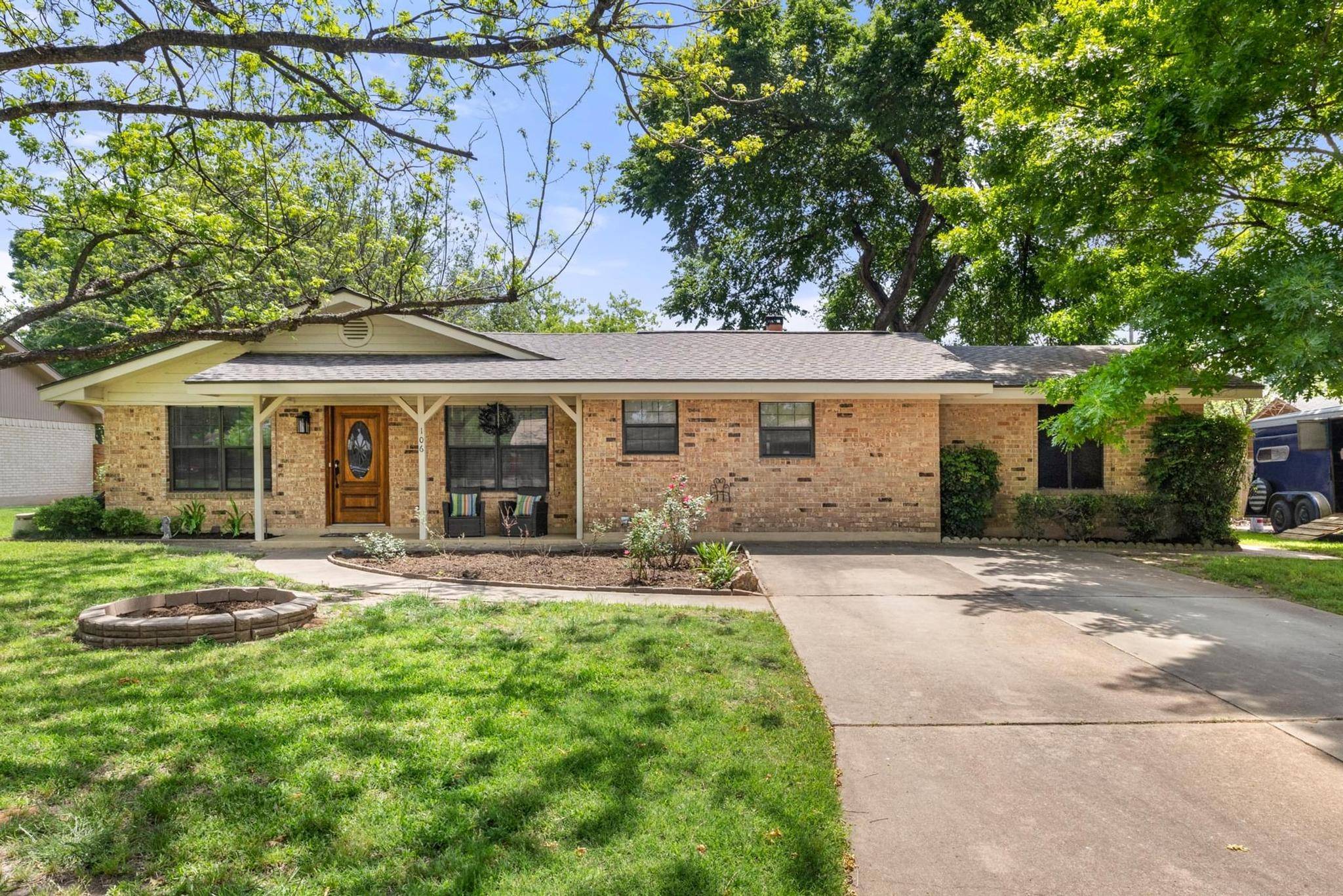 106 Jones ST, Bastrop, TX 78602