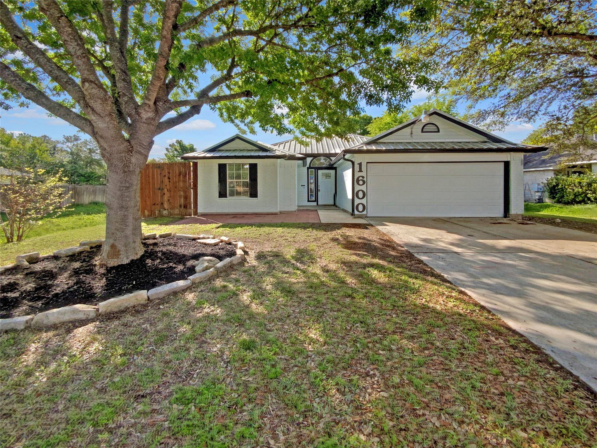 1600 Brandi CIR, Kyle, TX 78640