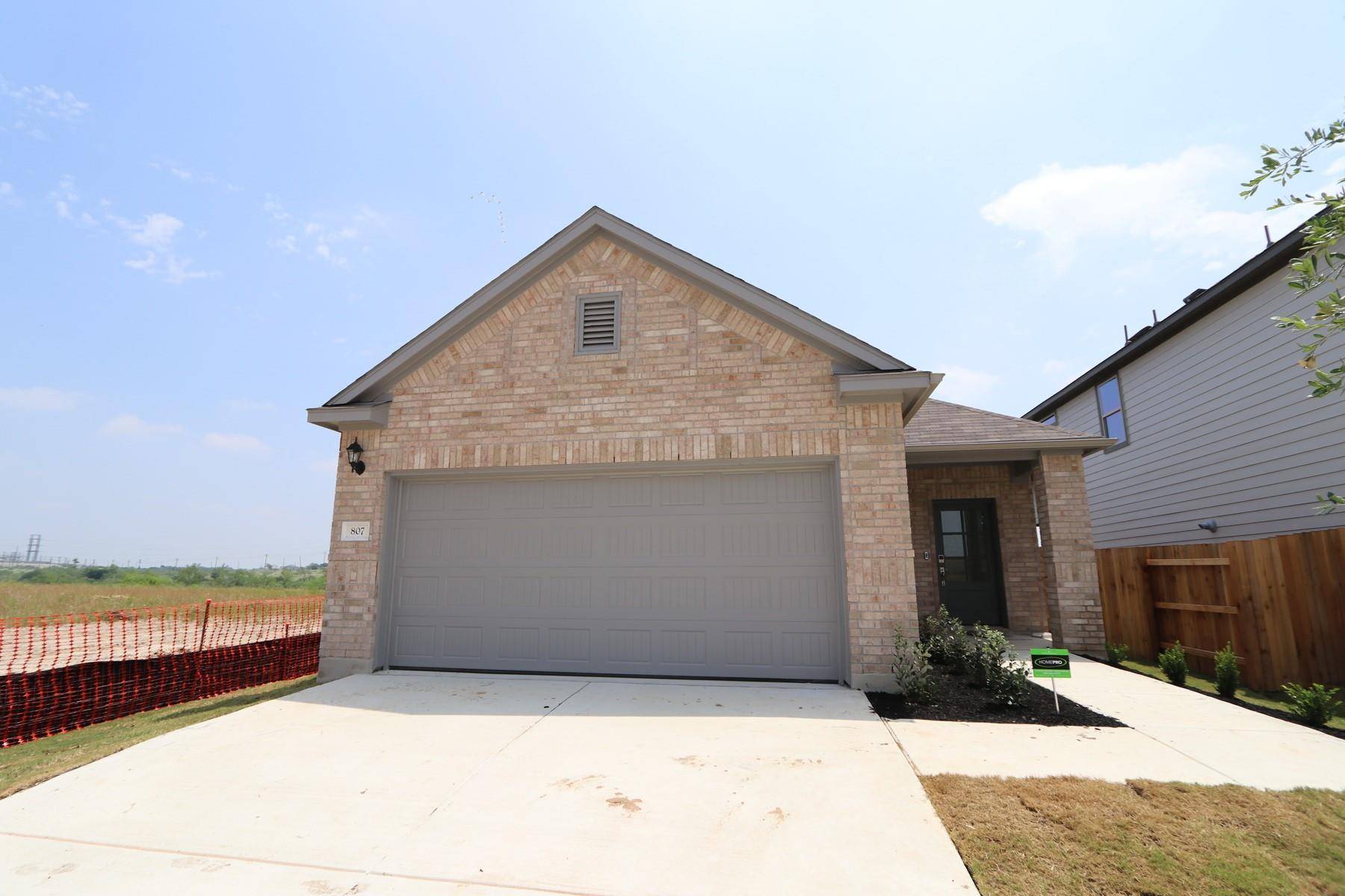807 Papaya DR, Buda, TX 78610