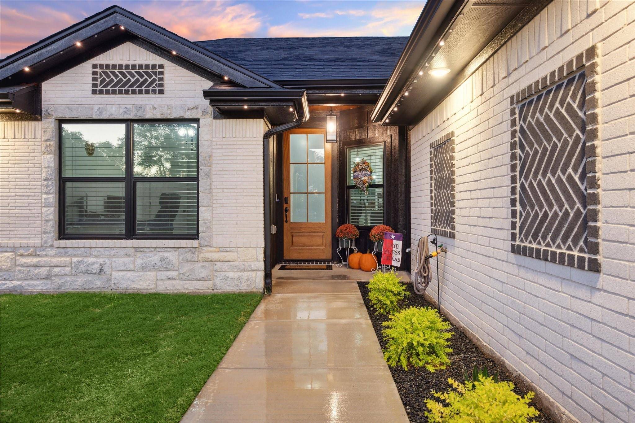1609 Badger LN, Lampasas, TX 76550