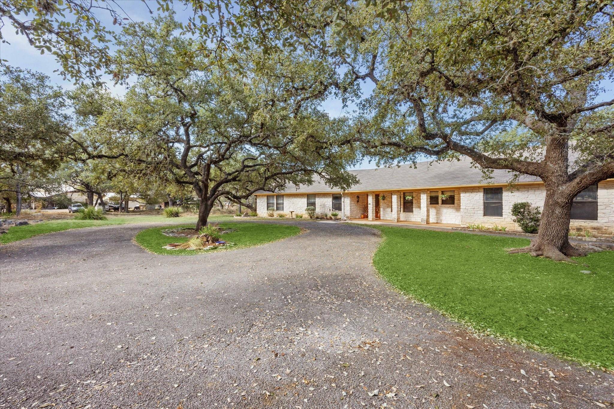 114 Pioneer TRL, San Marcos, TX 78666