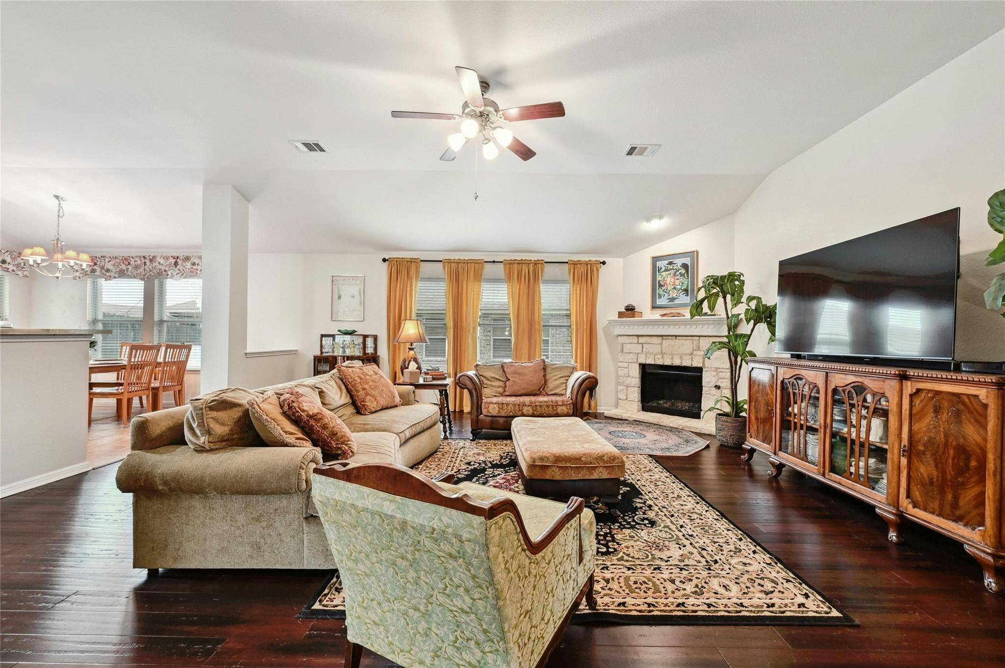 231 Middle CRK, Buda, TX 78610