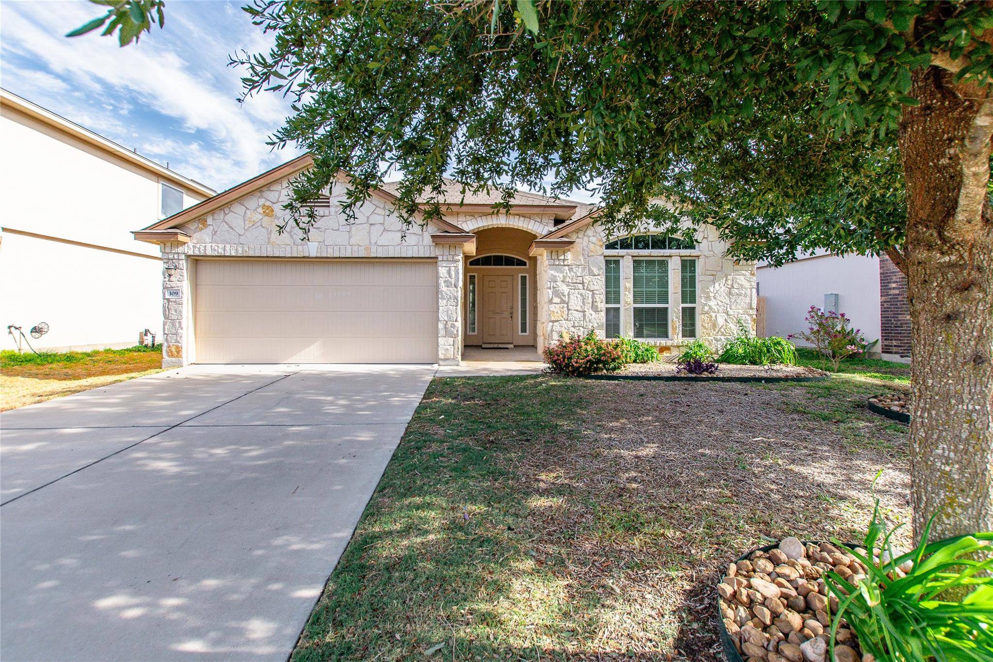 109 Langtry LN, Jarrell, TX 76537