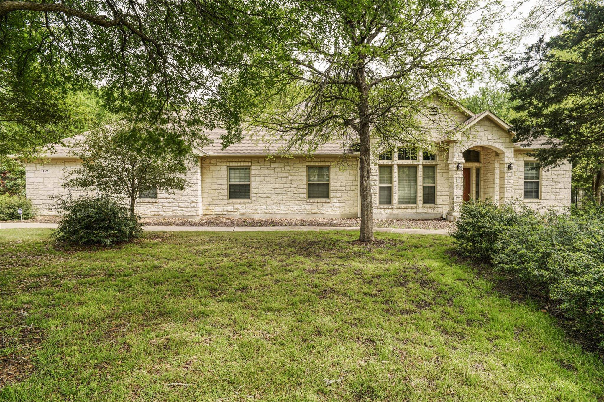 119 Valley View DR, Bastrop, TX 78602