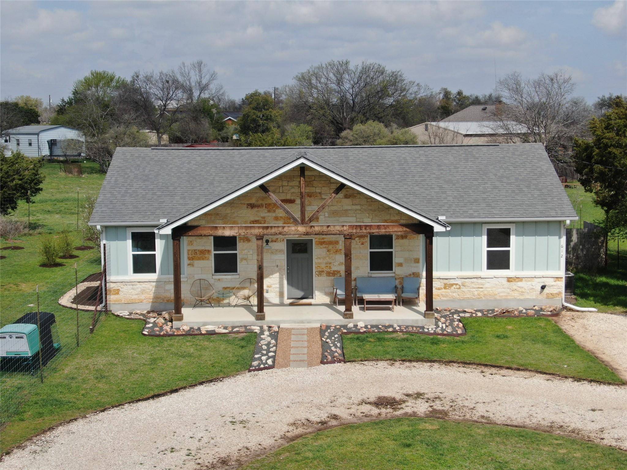 612 Oak Grove LN, Georgetown, TX 78628