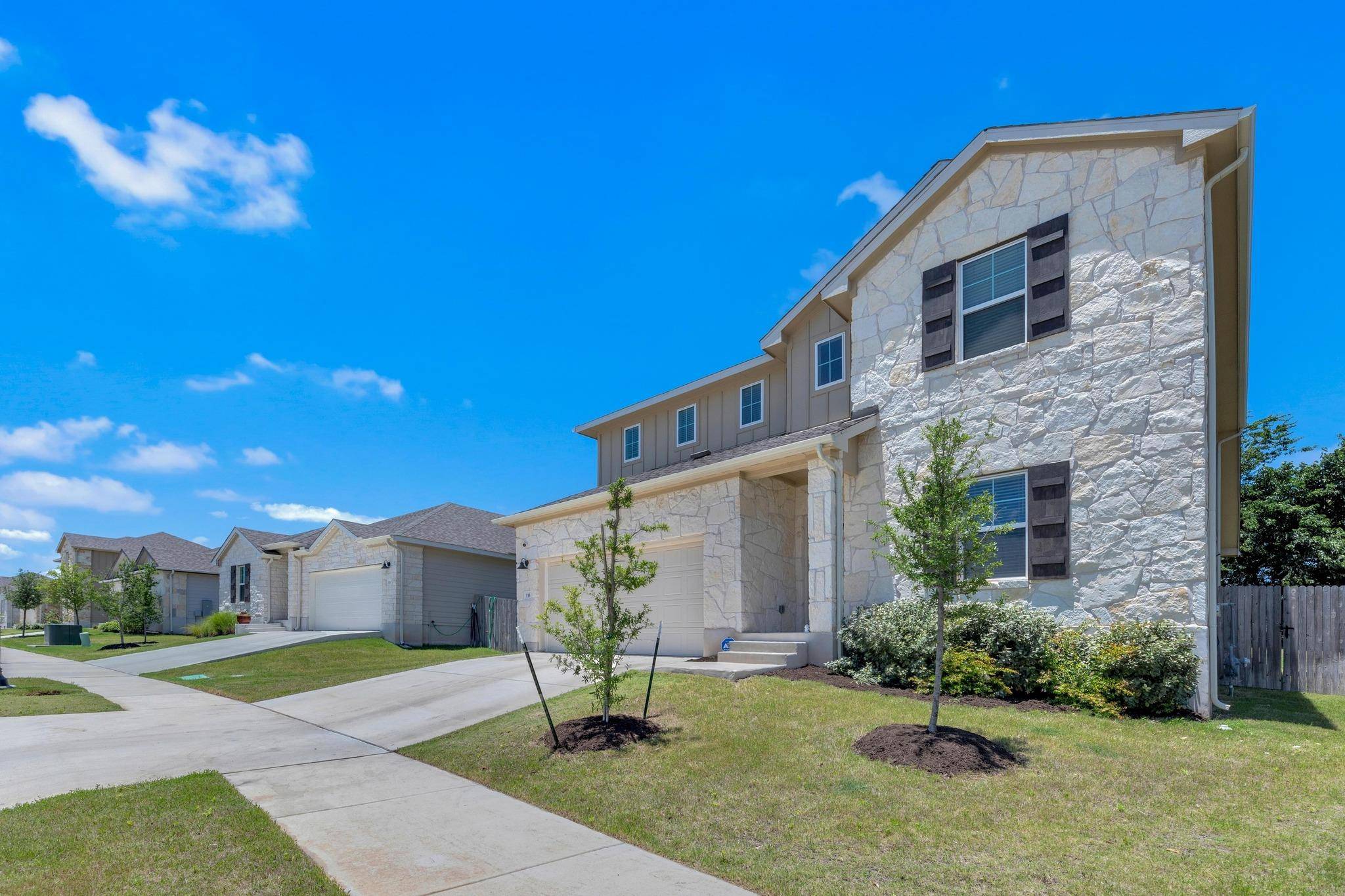 133 Fairmeadow Downs DR, Hutto, TX 78634