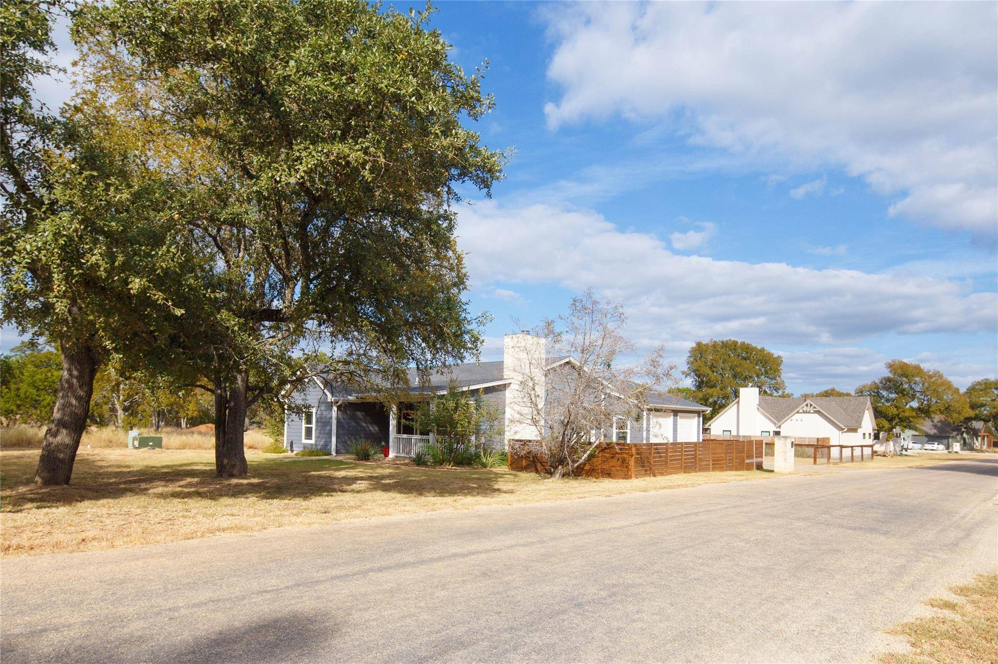 30 Serenade CIR, Wimberley, TX 78676