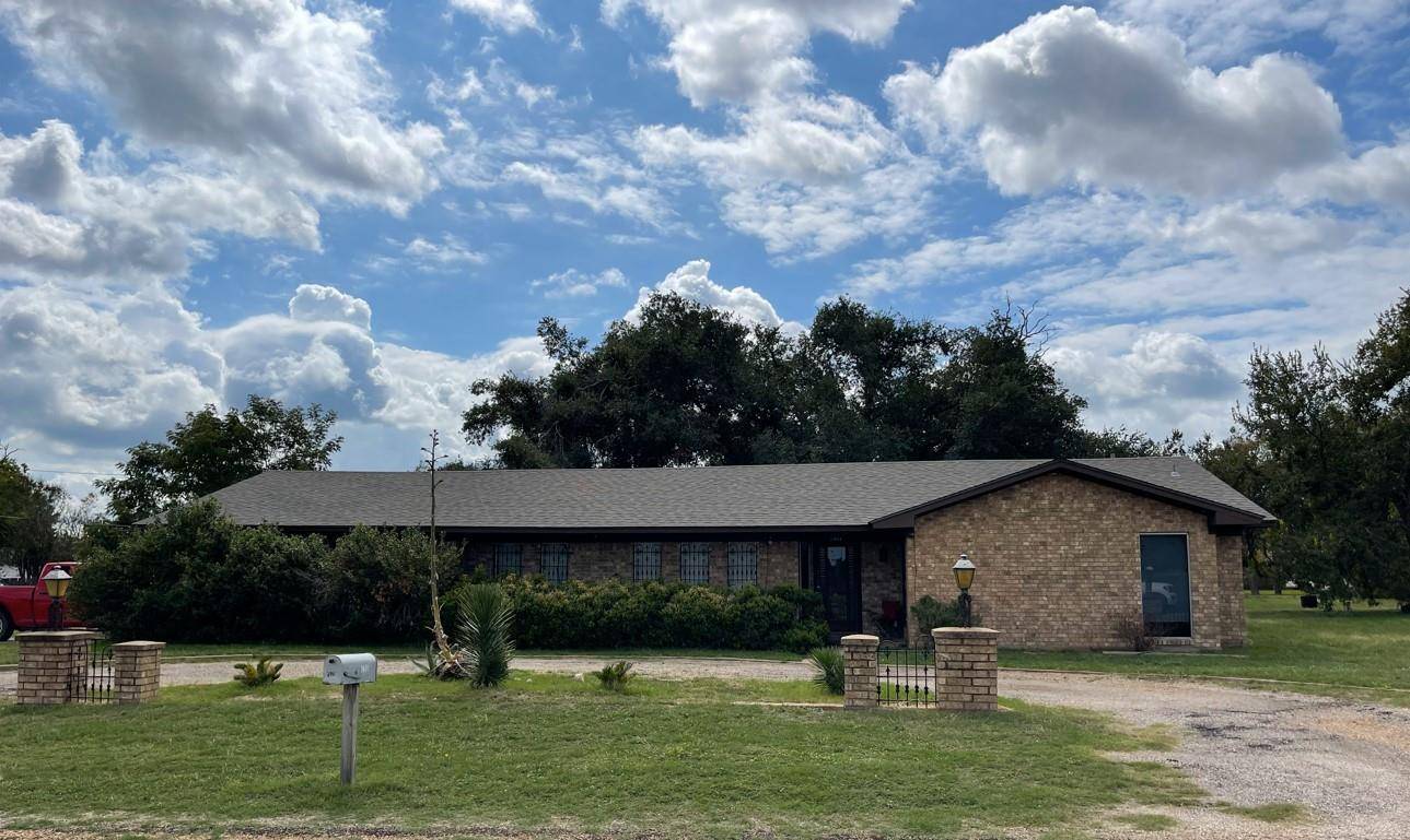 2401 W Main ST, Cameron, TX 76520