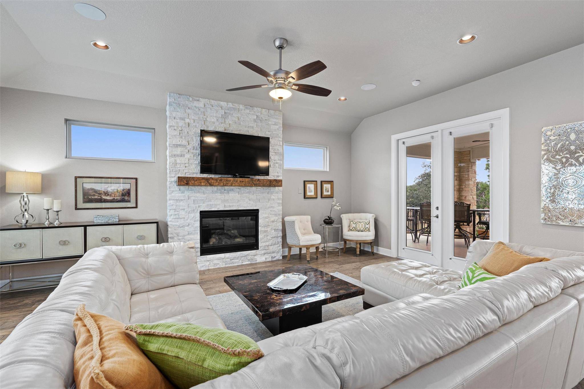 325 Freeing Oak ST, San Marcos, TX 78666