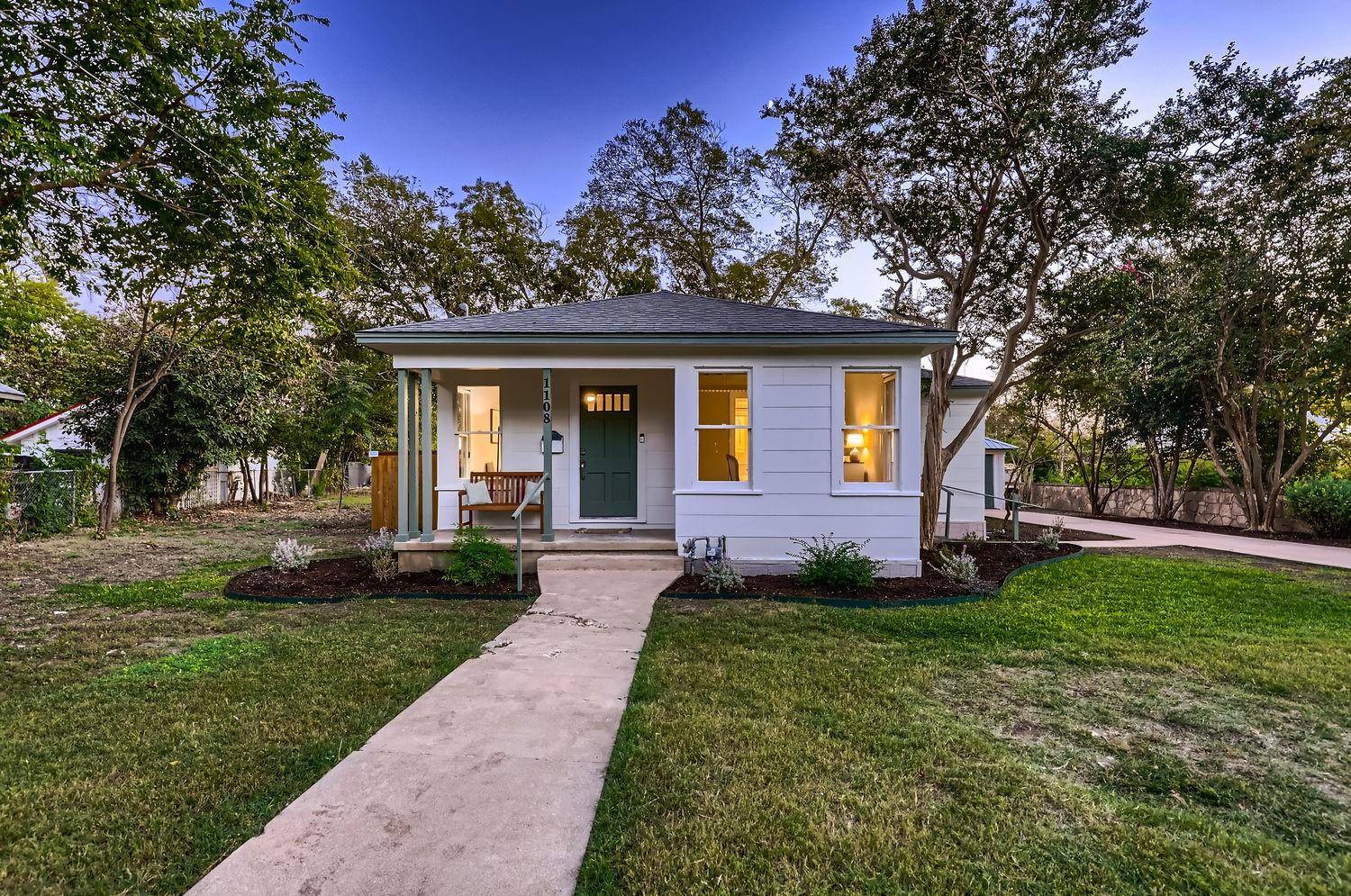 1108 E 15th ST, Georgetown, TX 78626