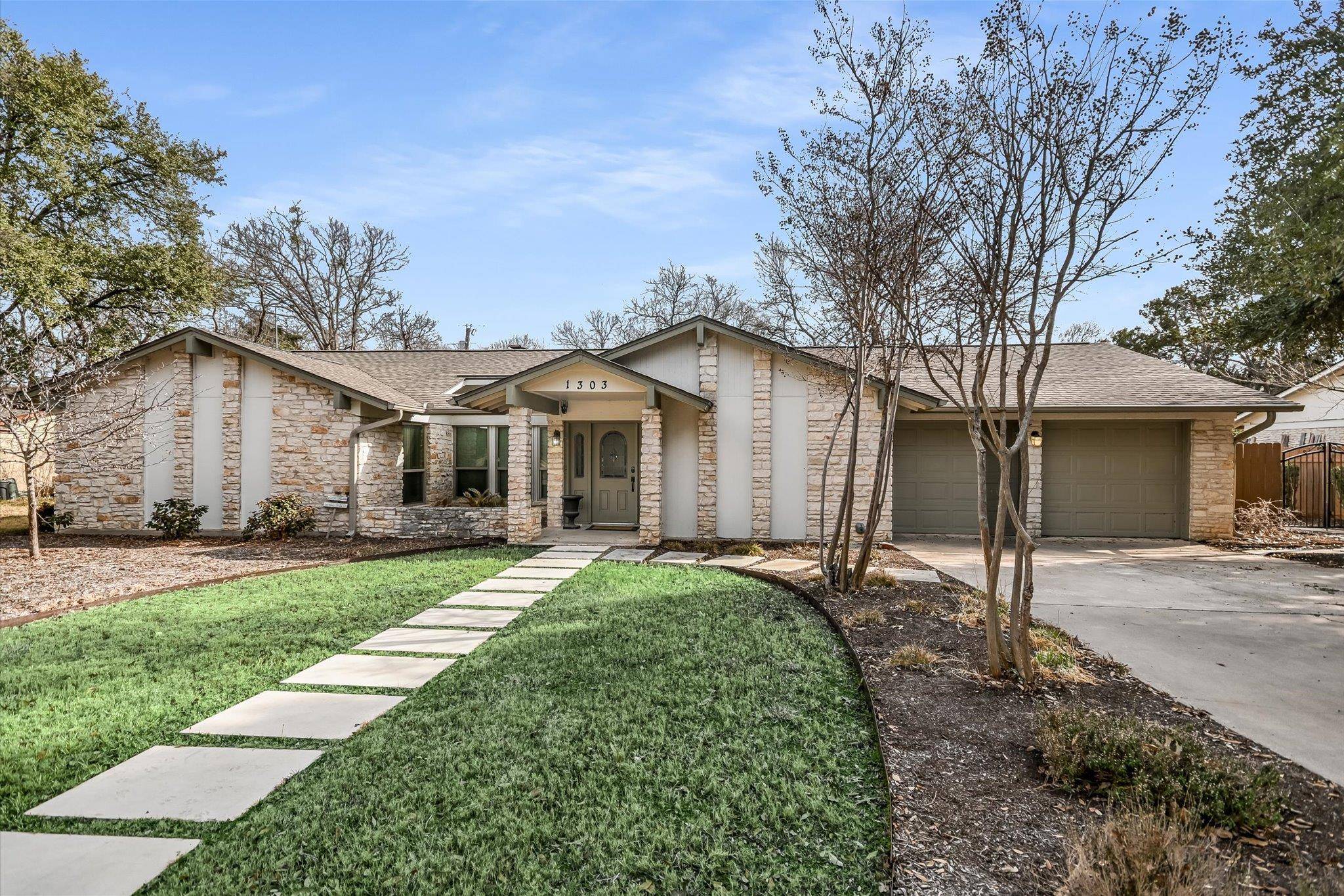 1303 Dragon DR, Round Rock, TX 78681