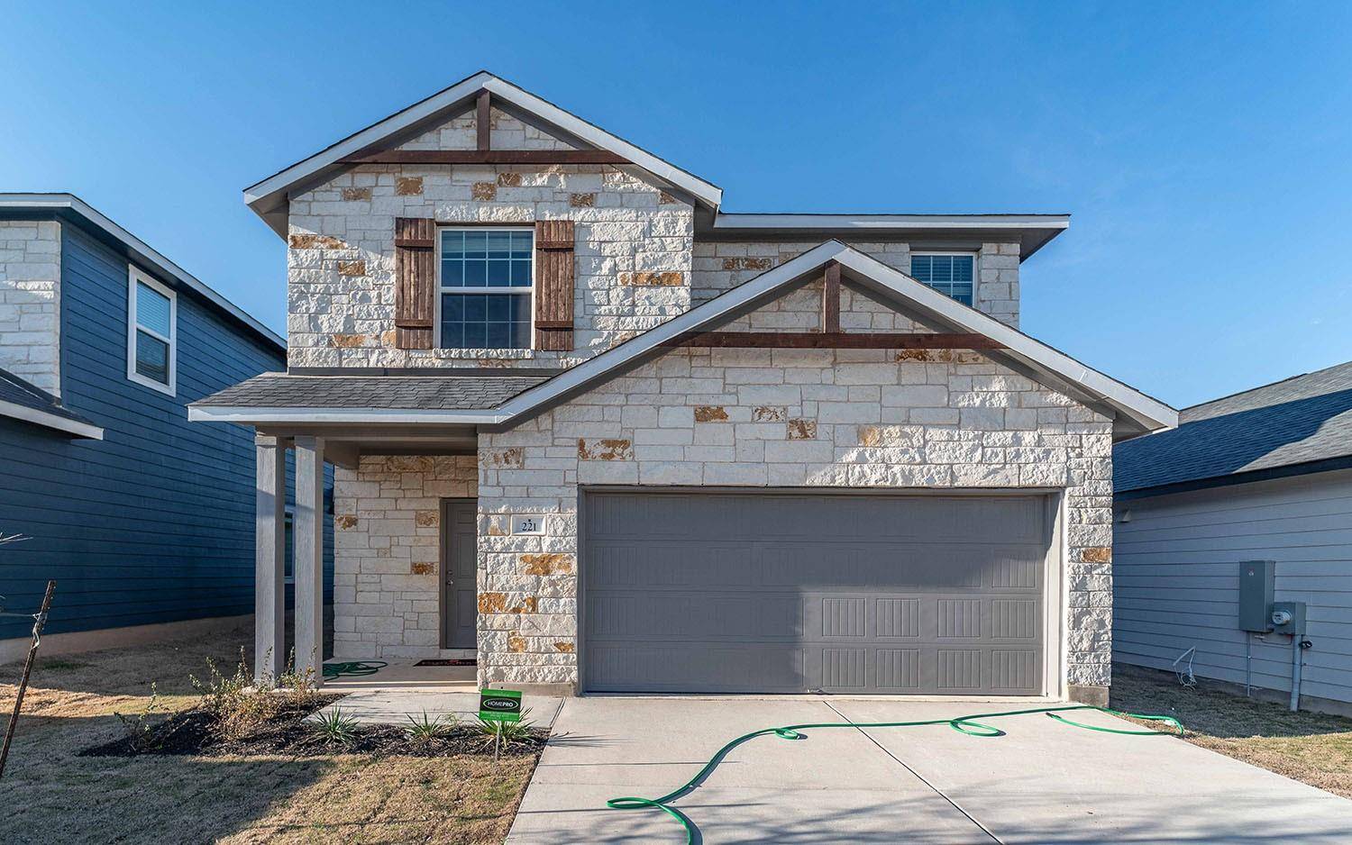 221 Lt Rusty DR, Jarrell, TX 76537