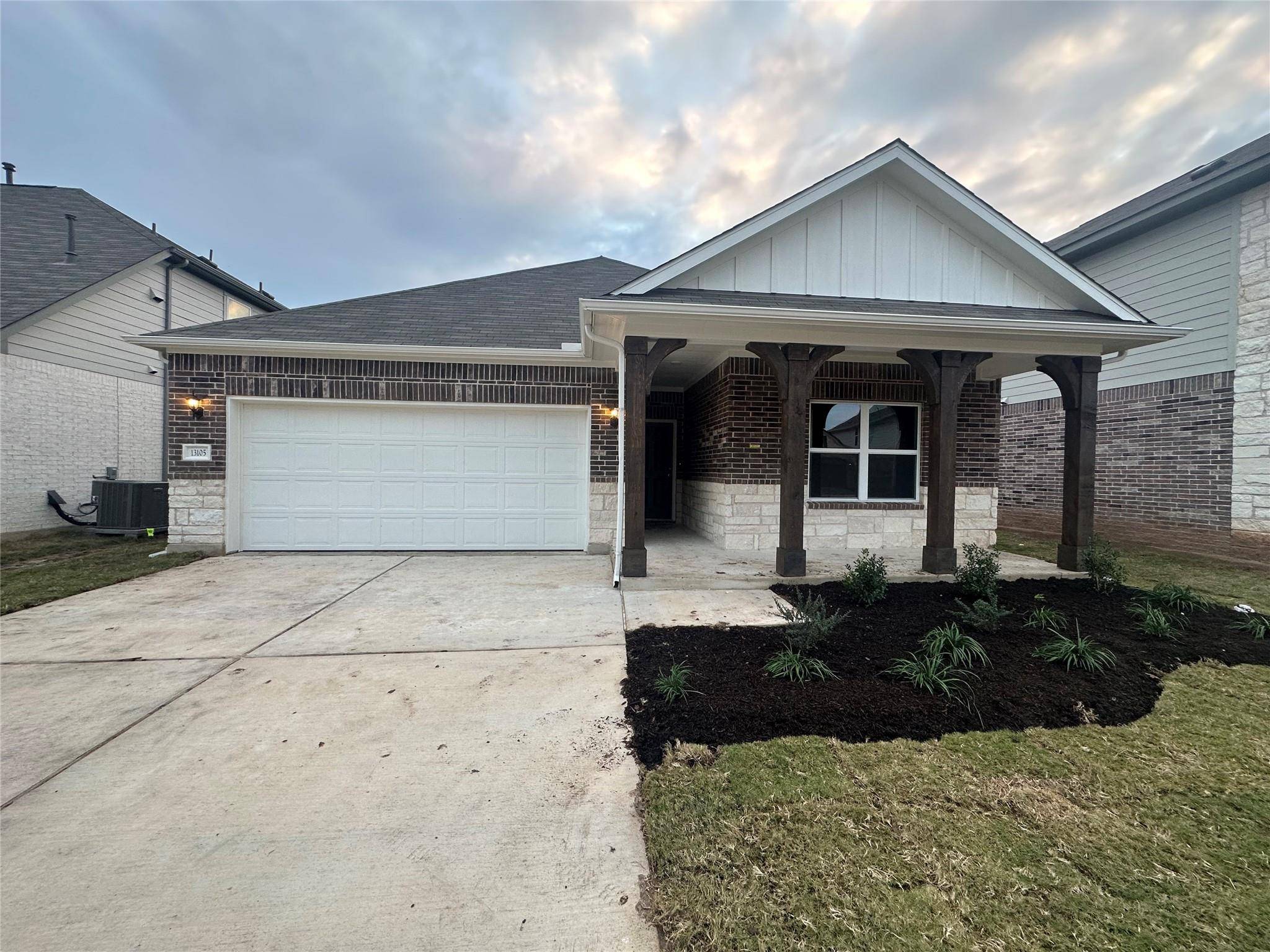 13105 Lapoynor ST, Manor, TX 78653