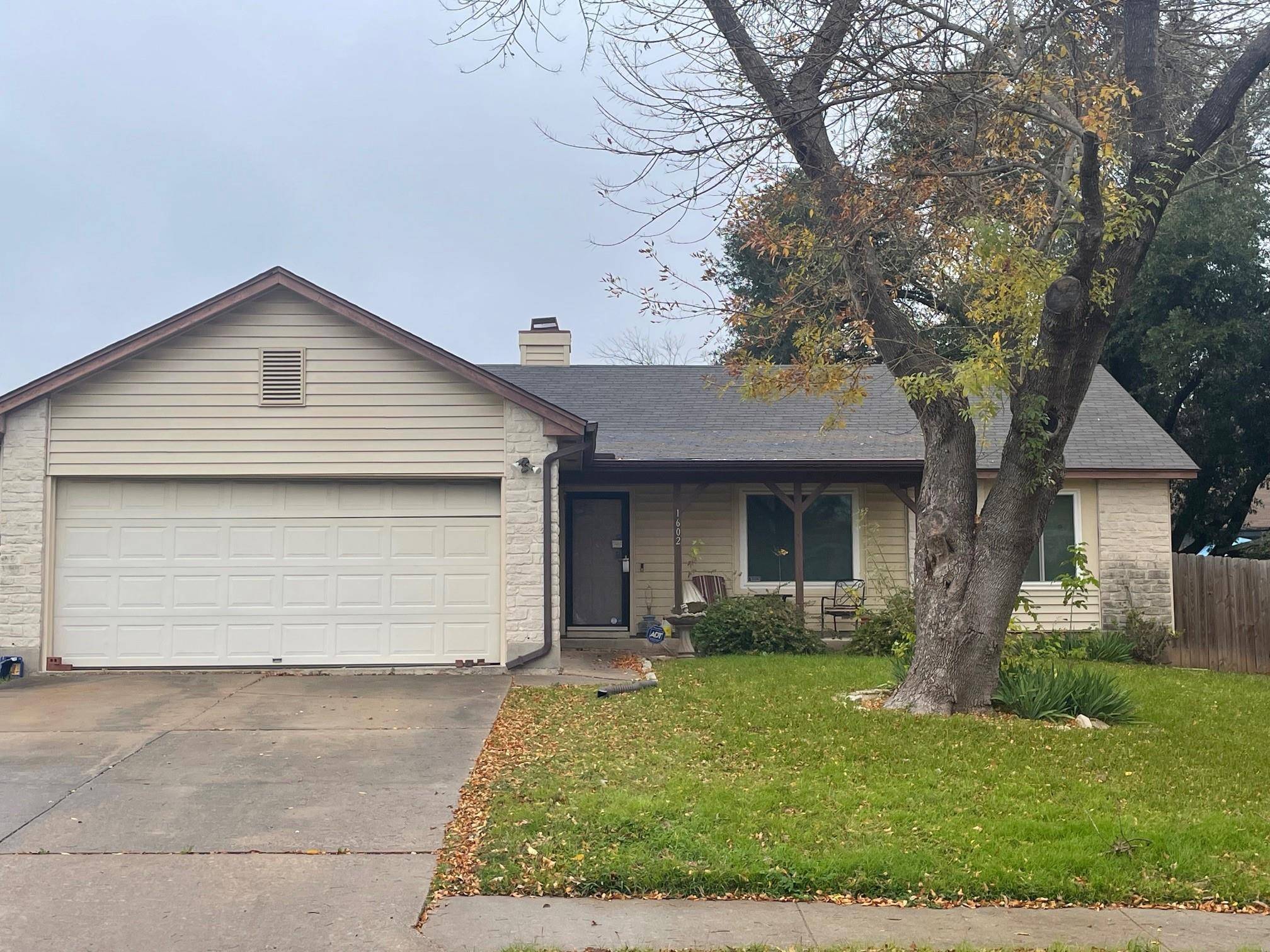 1602 HONEYSUCKLE LN, Round Rock, TX 78664