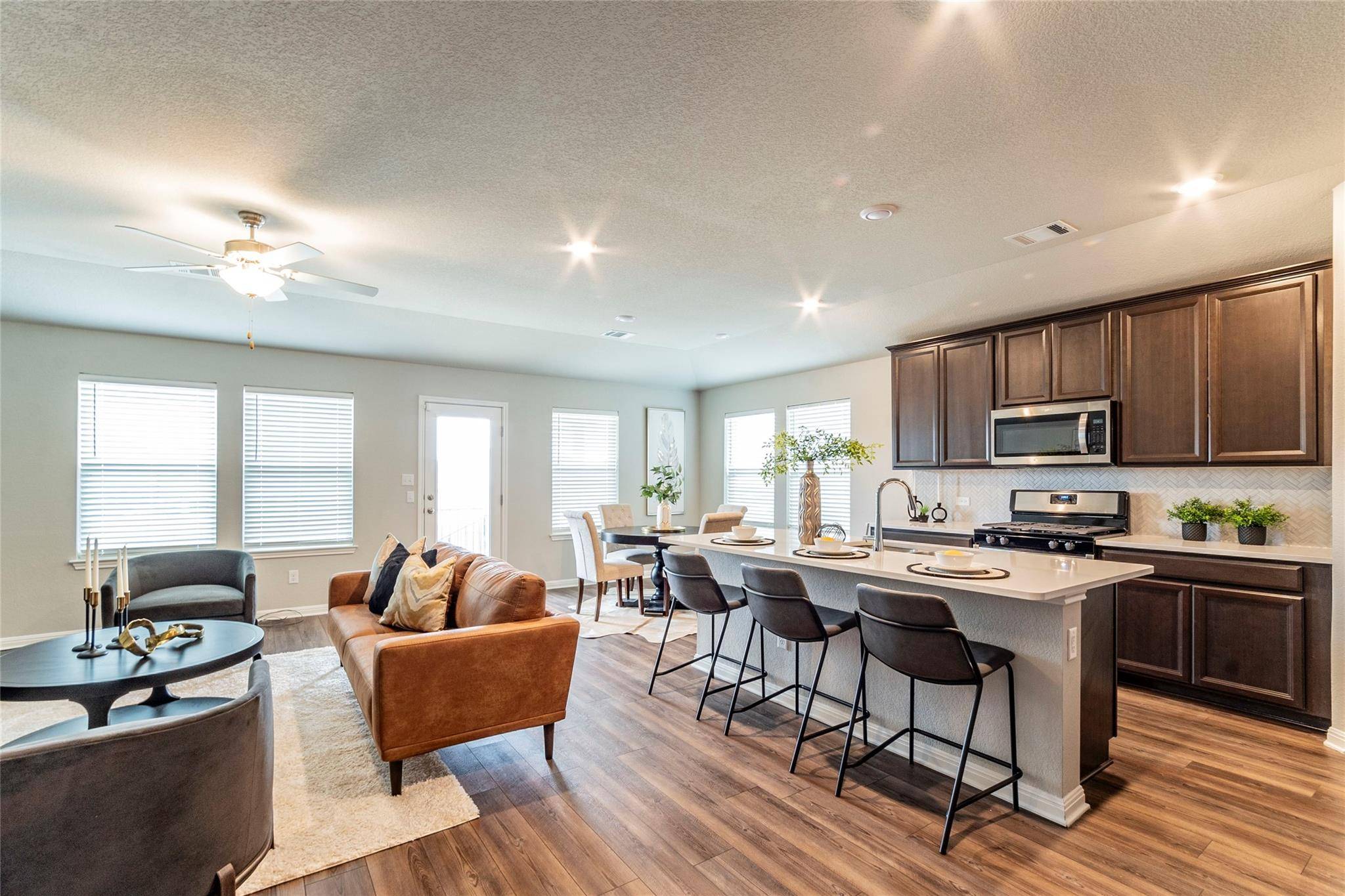108 Wind TRL, Hutto, TX 78634
