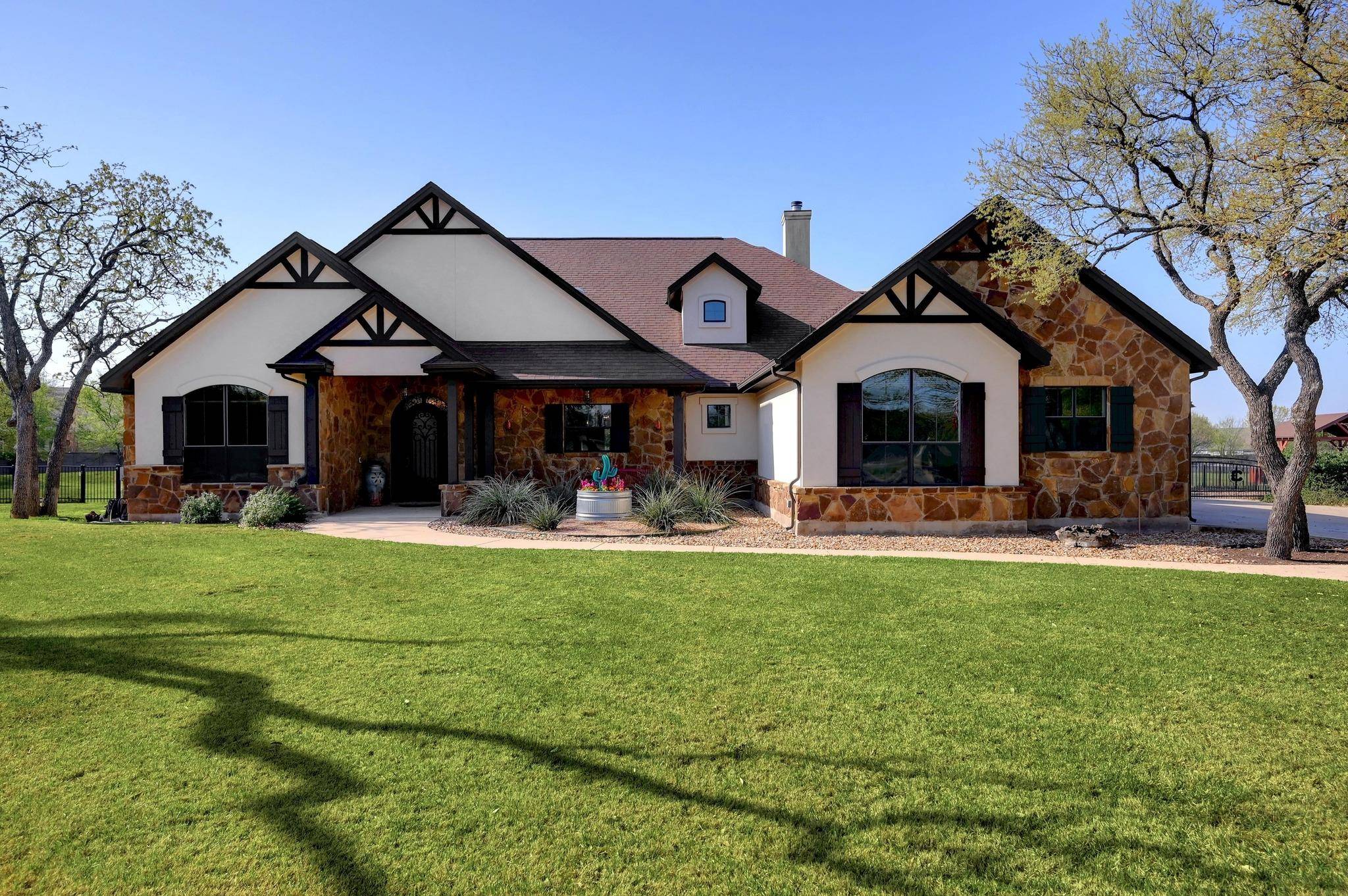 169 Silverado DR, Georgetown, TX 78633