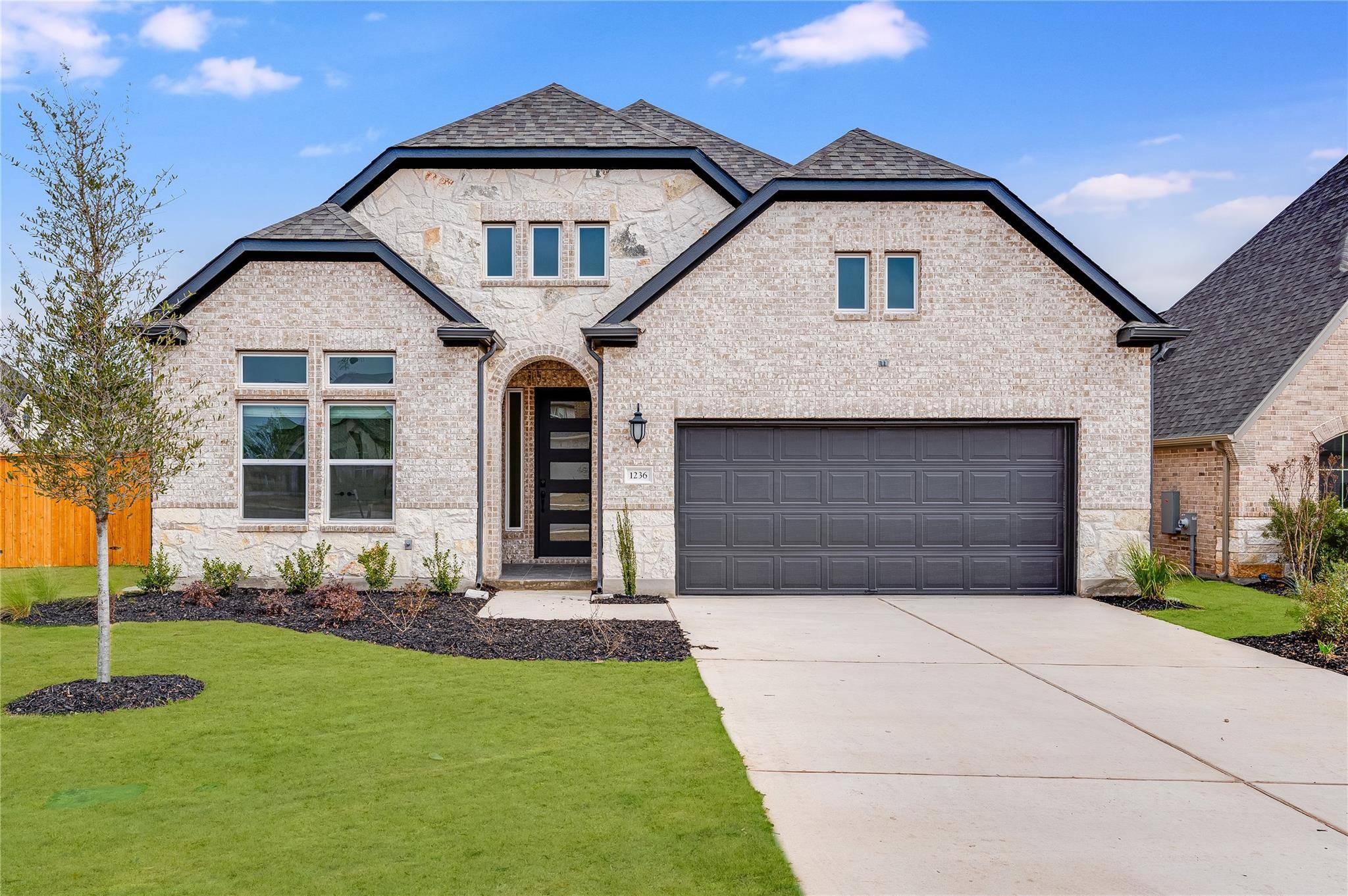 1236 Scenic Green LOOP, Georgetown, TX 78628