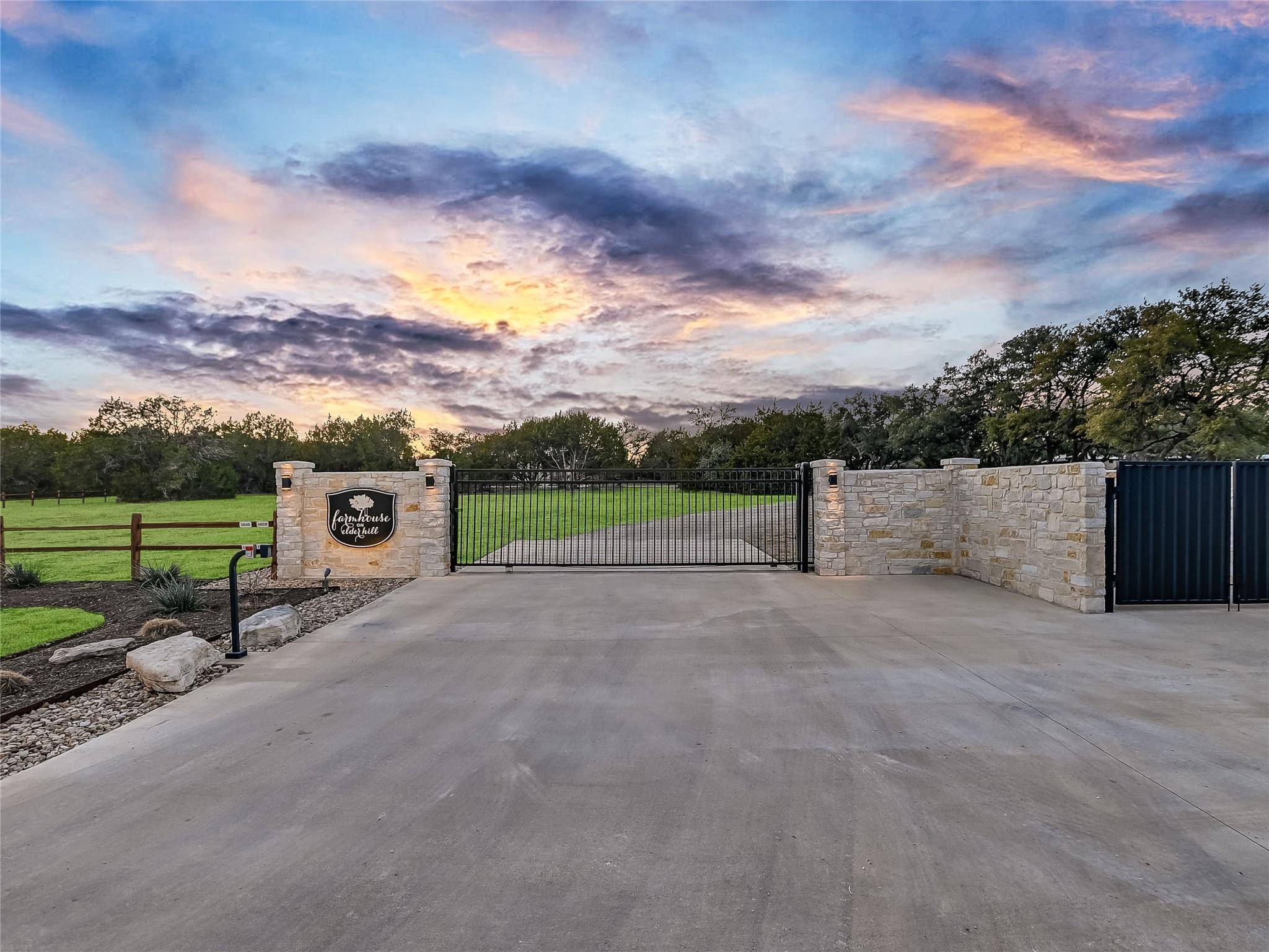 1610 N Elder Hill RD, Driftwood, TX 78619