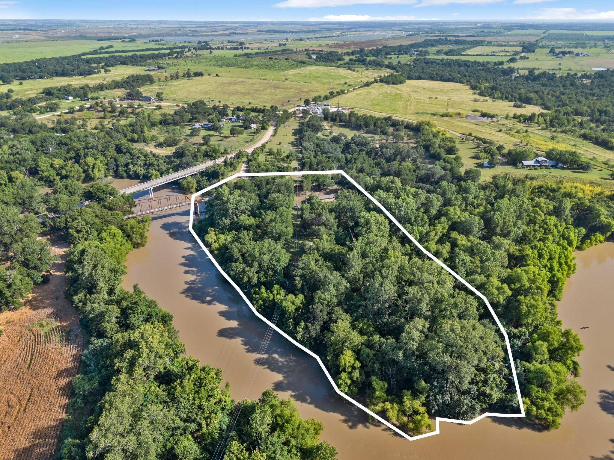 967 County Road 106, Buckholts, TX 76518