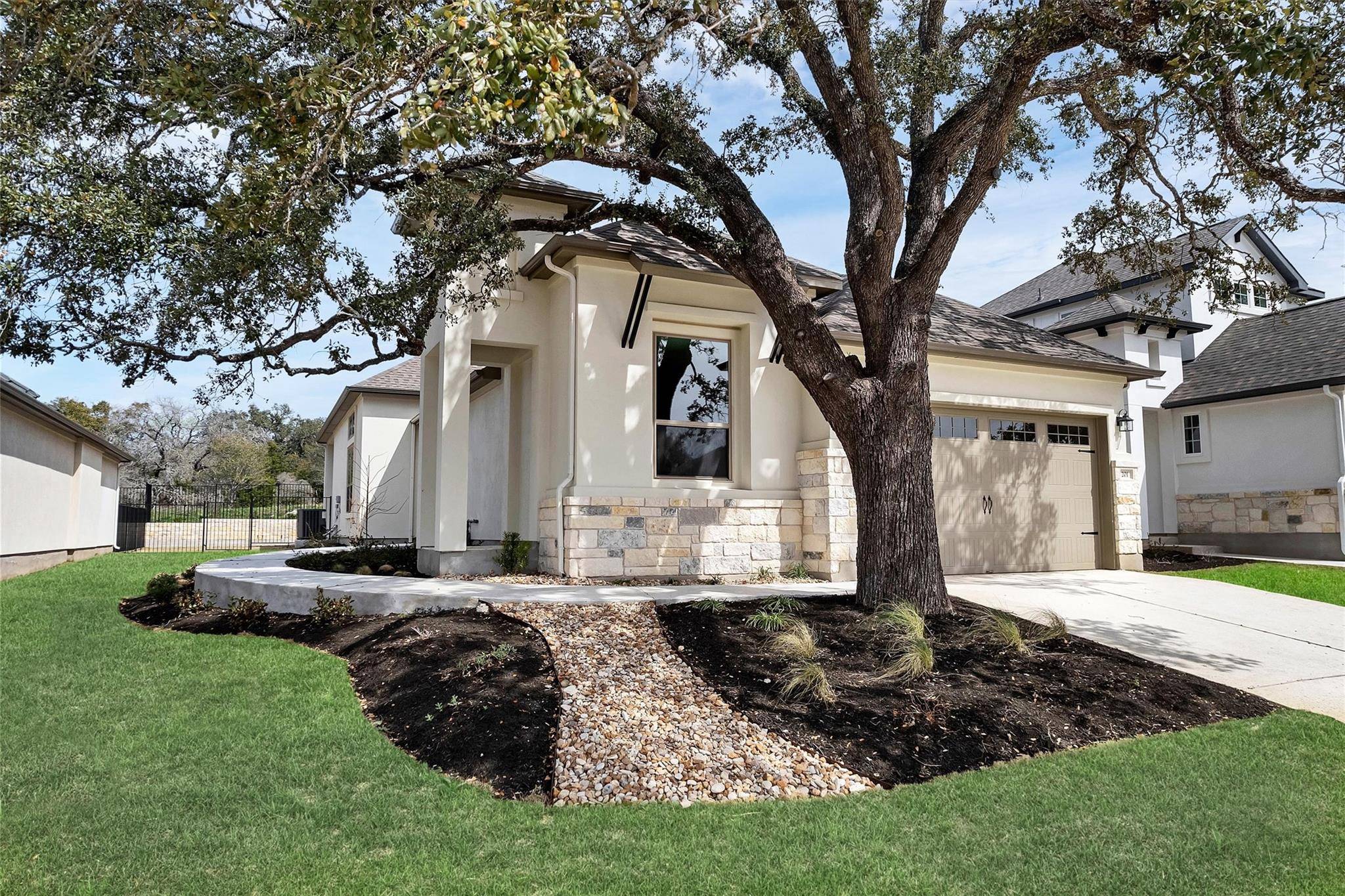 201 Fair Oaks DR, Georgetown, TX 78628