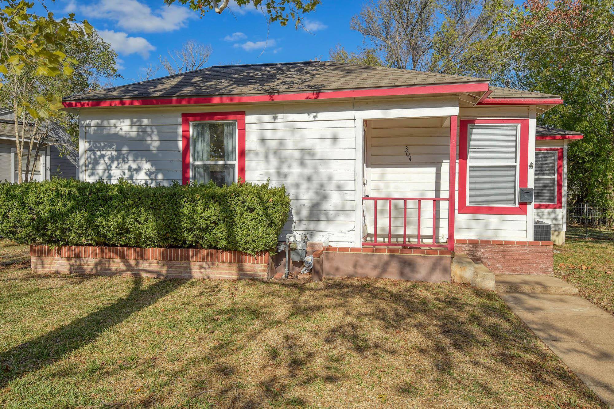 304 Cedar ST, Bastrop, TX 78602