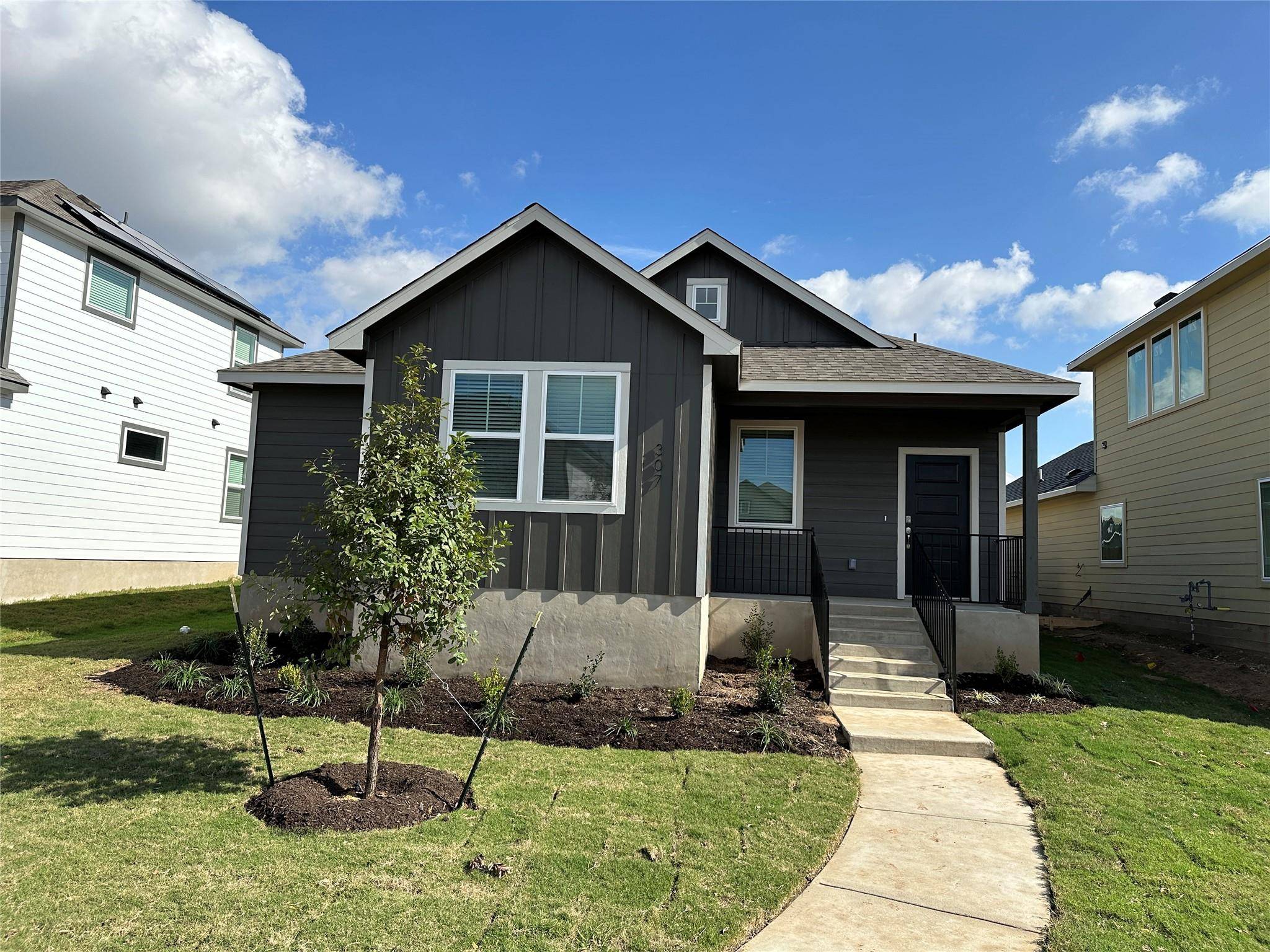 307 Ashby DR, Hutto, TX 78634
