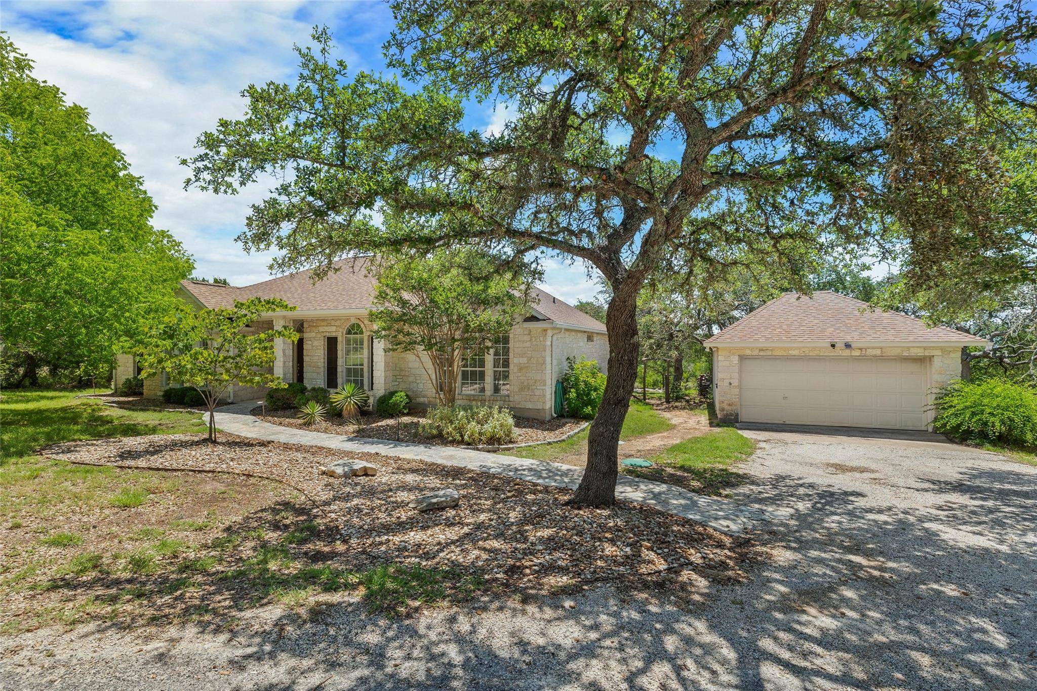 250 Brunson LN, Wimberley, TX 78676